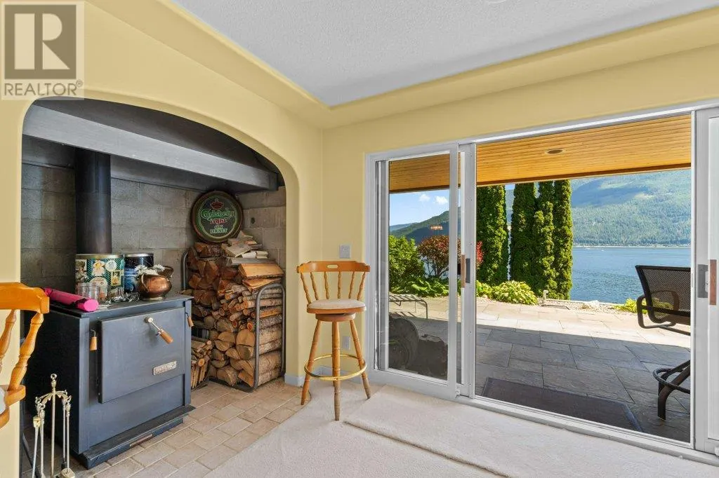 4842 SUNNYBRAE CANOE POINT Road
