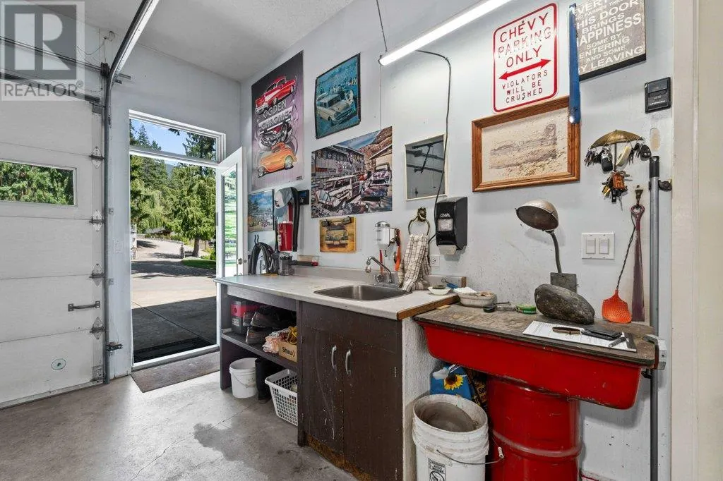 4842 SUNNYBRAE CANOE POINT Road
