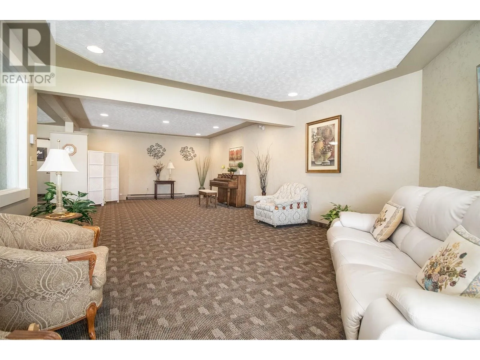 2085 Gordon Drive Unit# 204