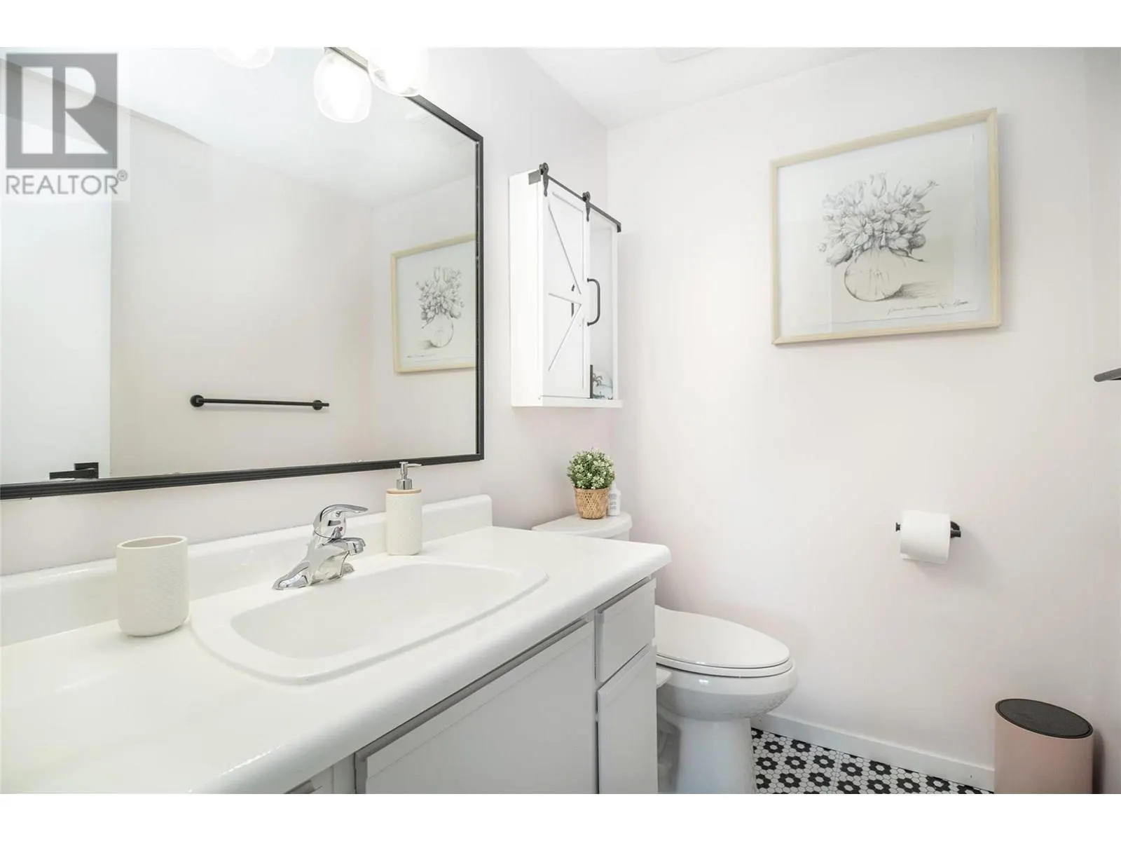 2085 Gordon Drive Unit# 204