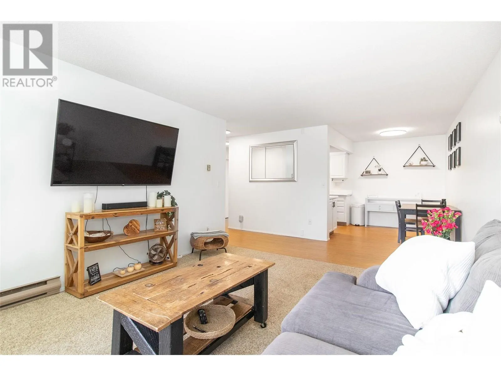 2085 Gordon Drive Unit# 204