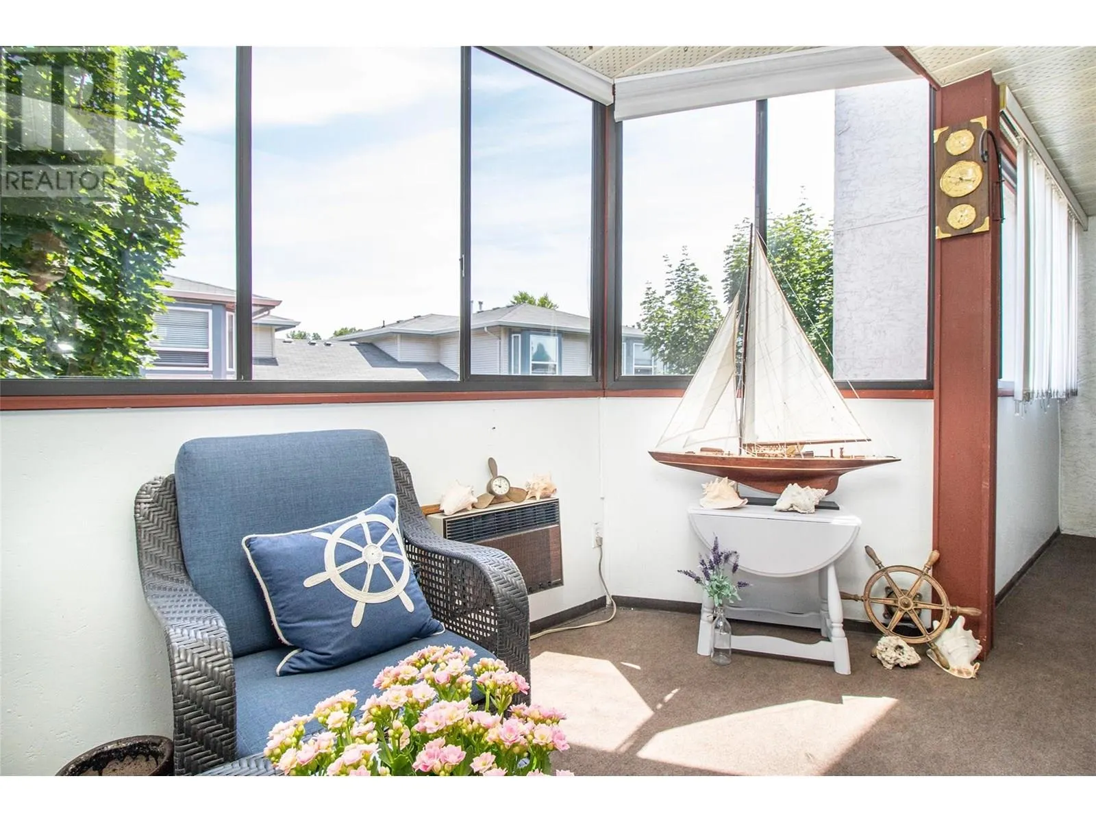 2085 Gordon Drive Unit# 204