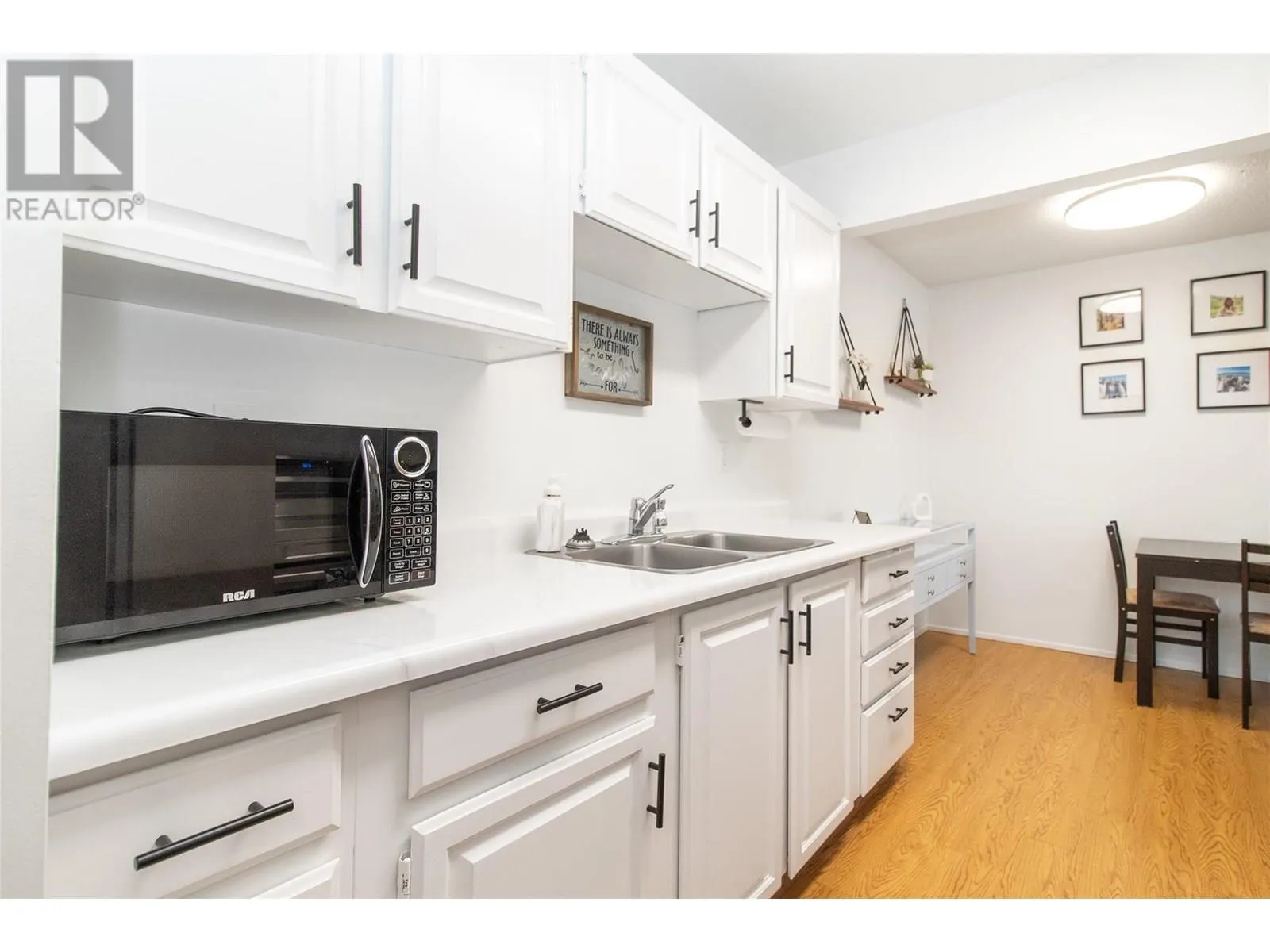 2085 Gordon Drive Unit# 204
