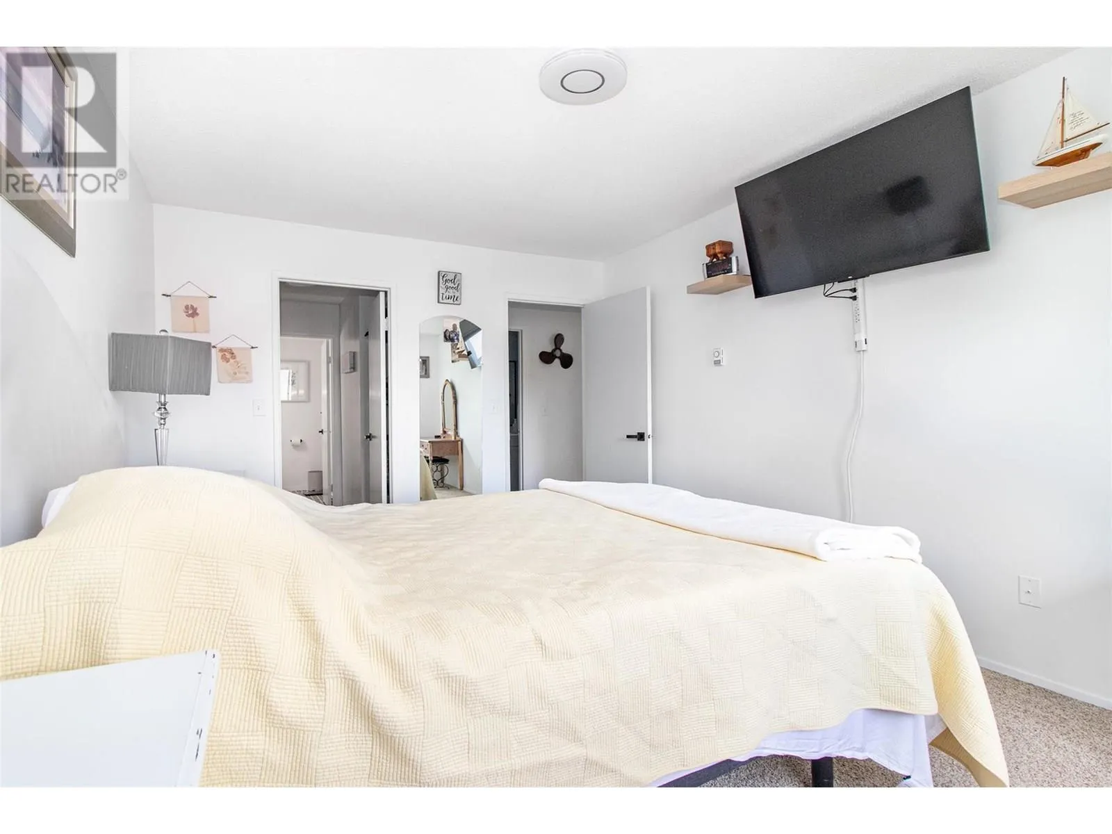 2085 Gordon Drive Unit# 204