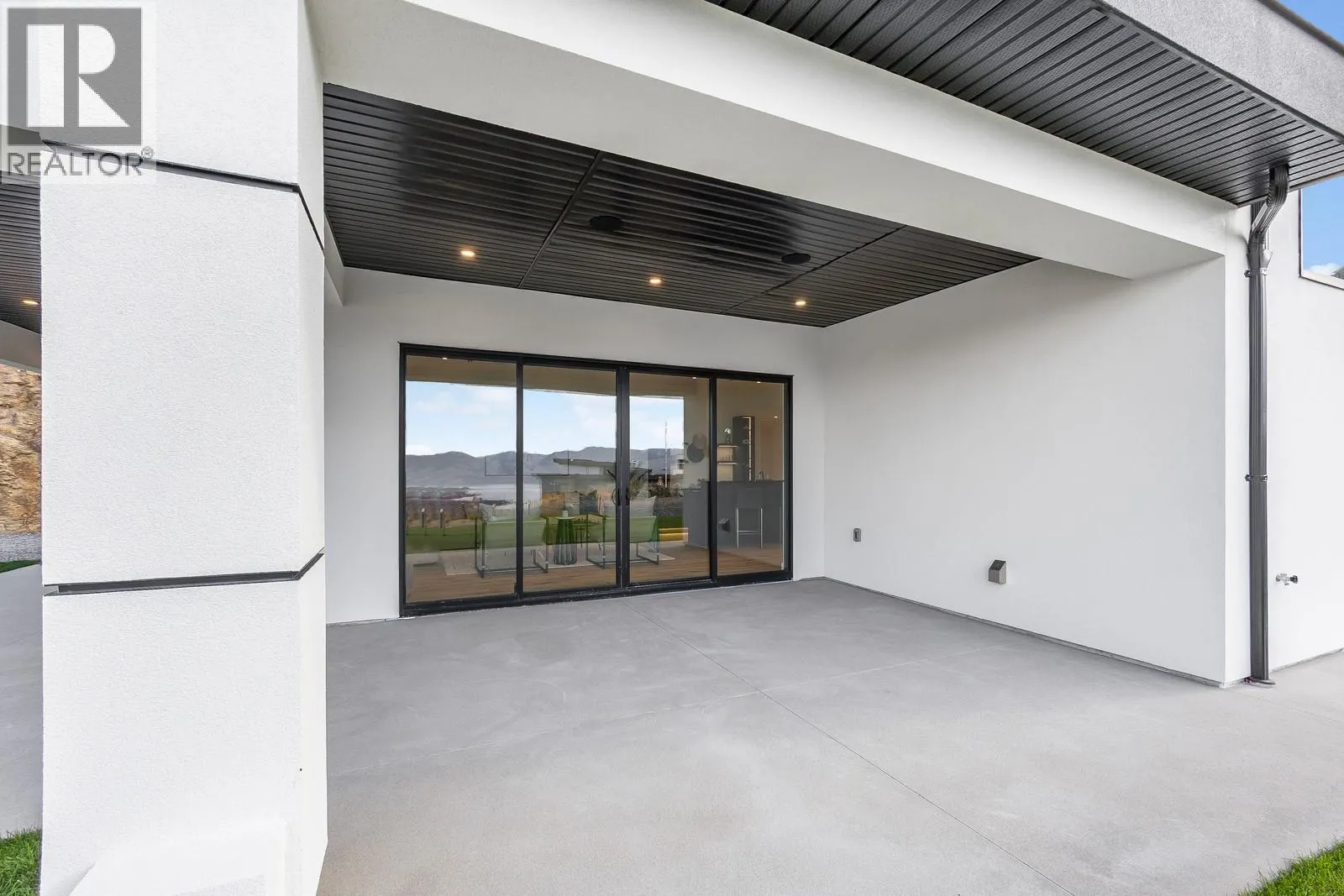 1122 Pearcy Court