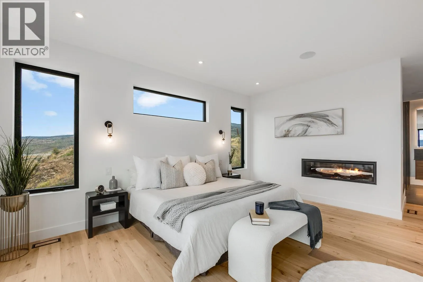 1122 Pearcy Court