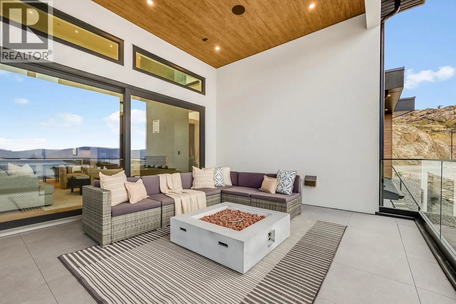 1122 Pearcy Court