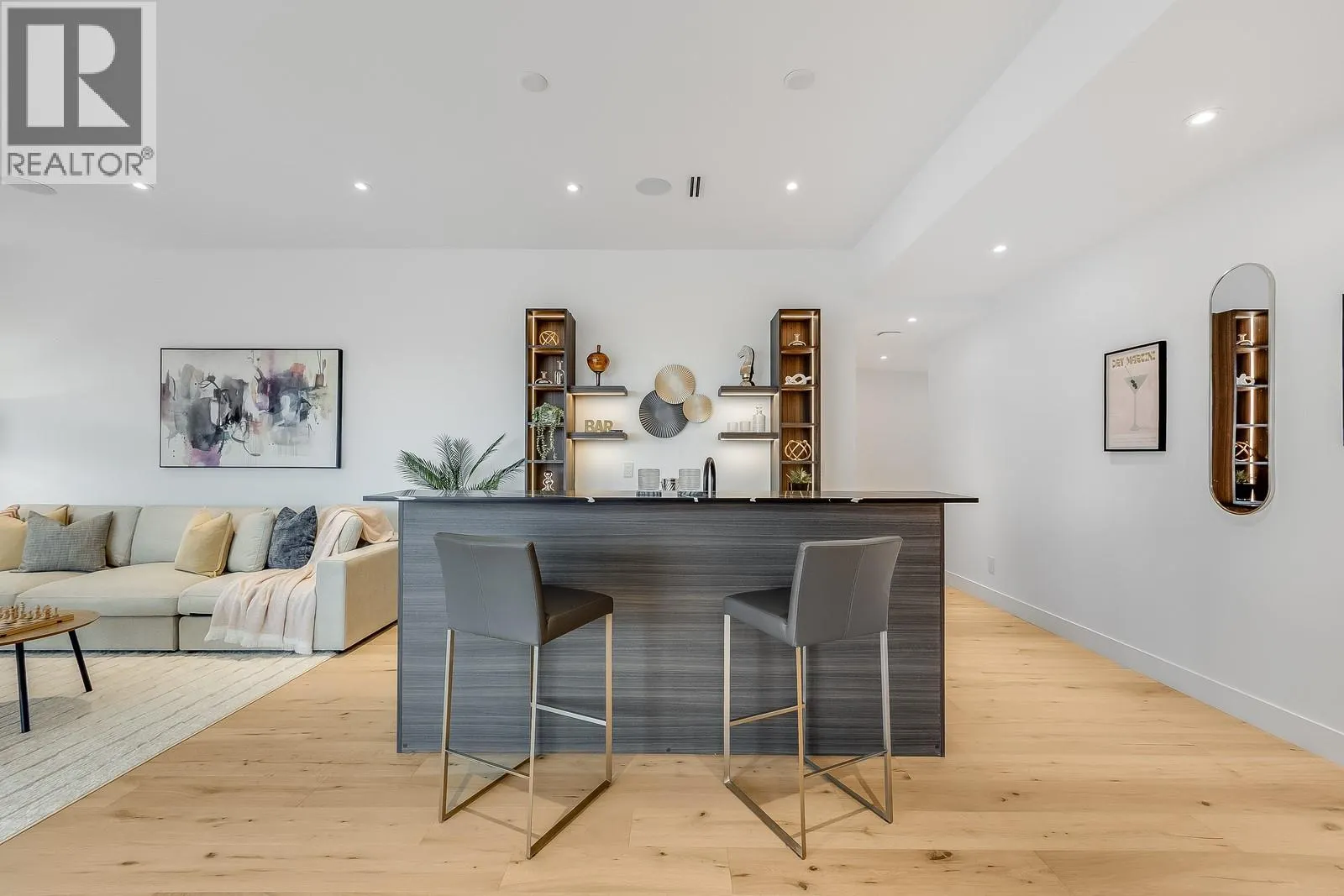 1122 Pearcy Court