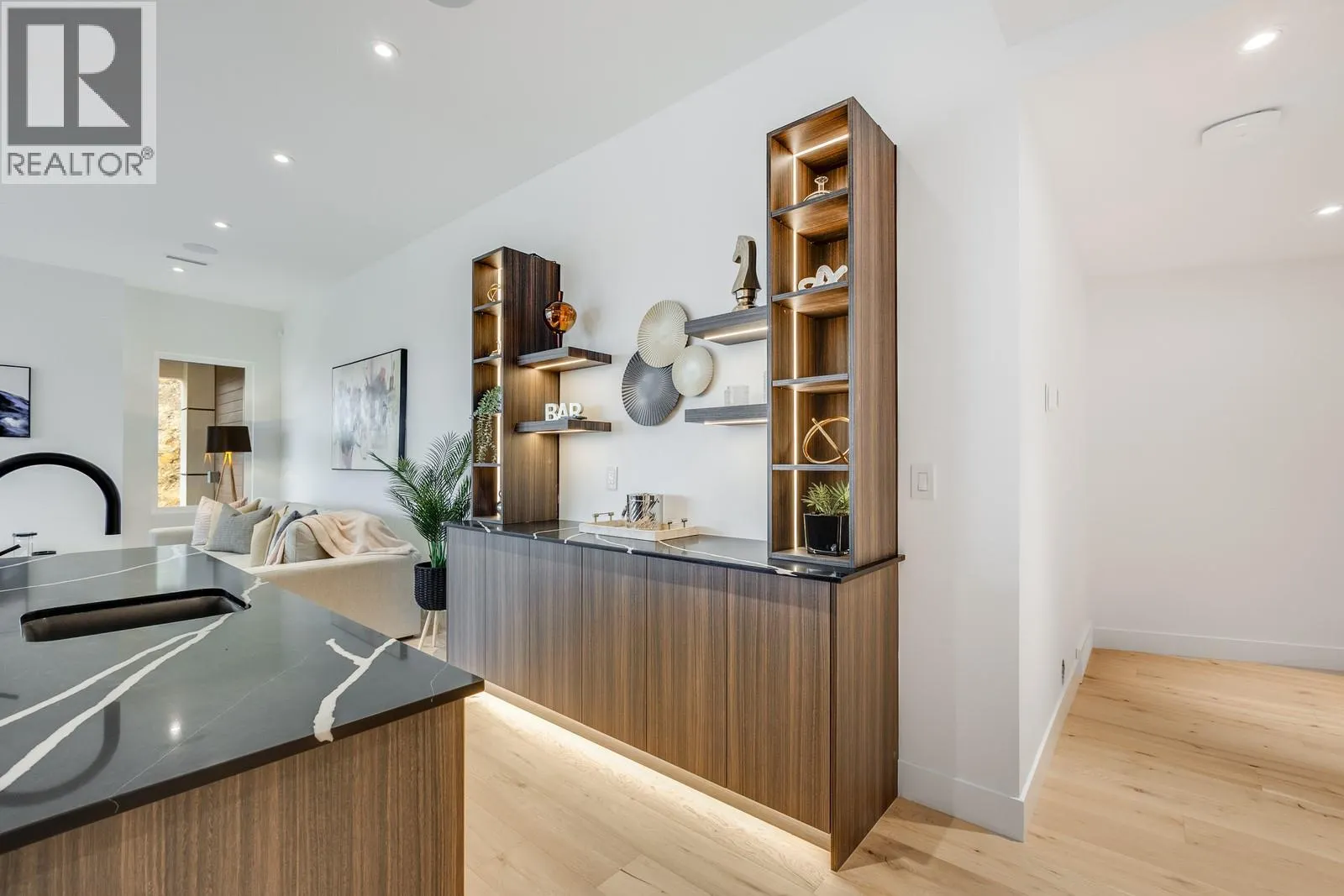 1122 Pearcy Court