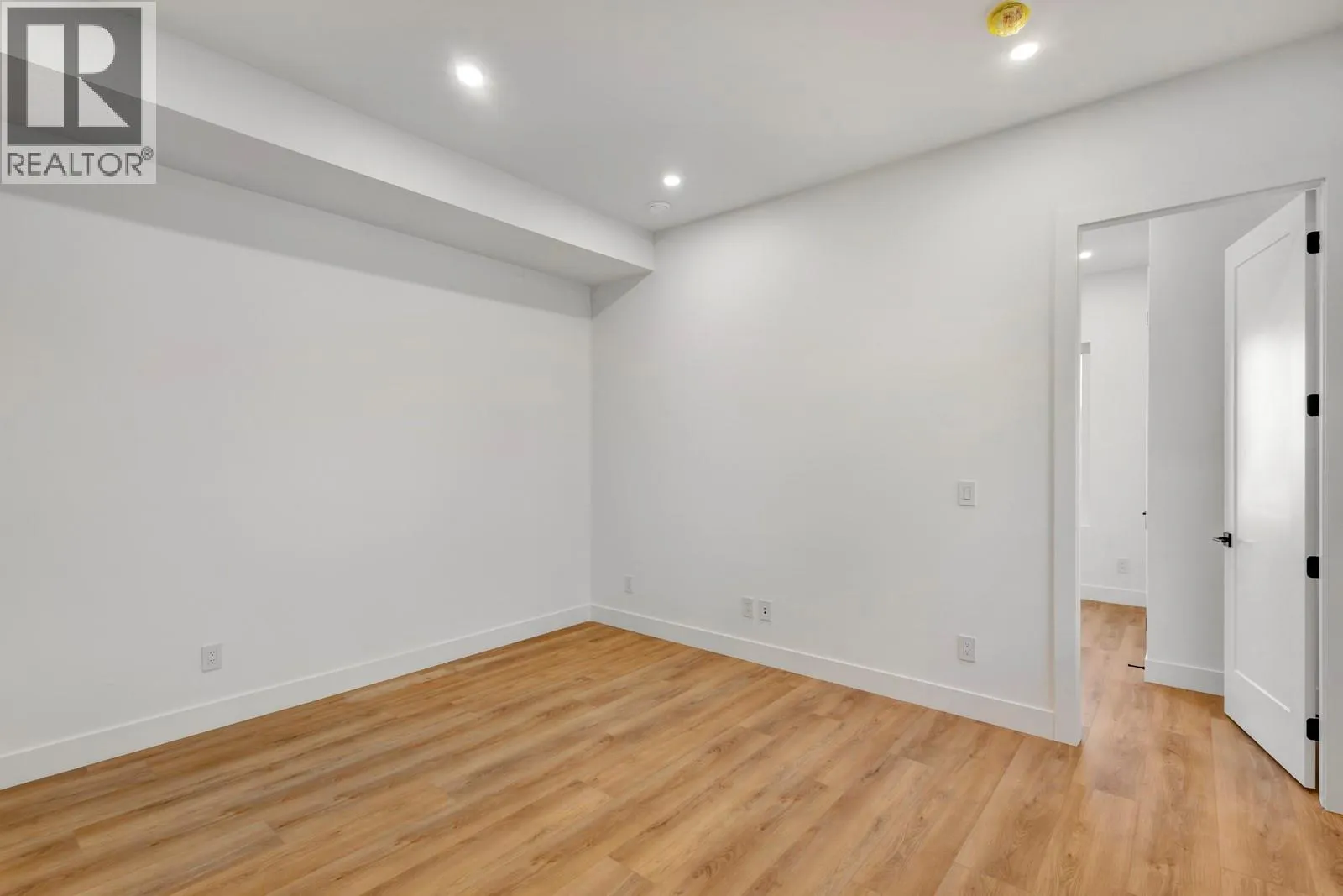1122 Pearcy Court