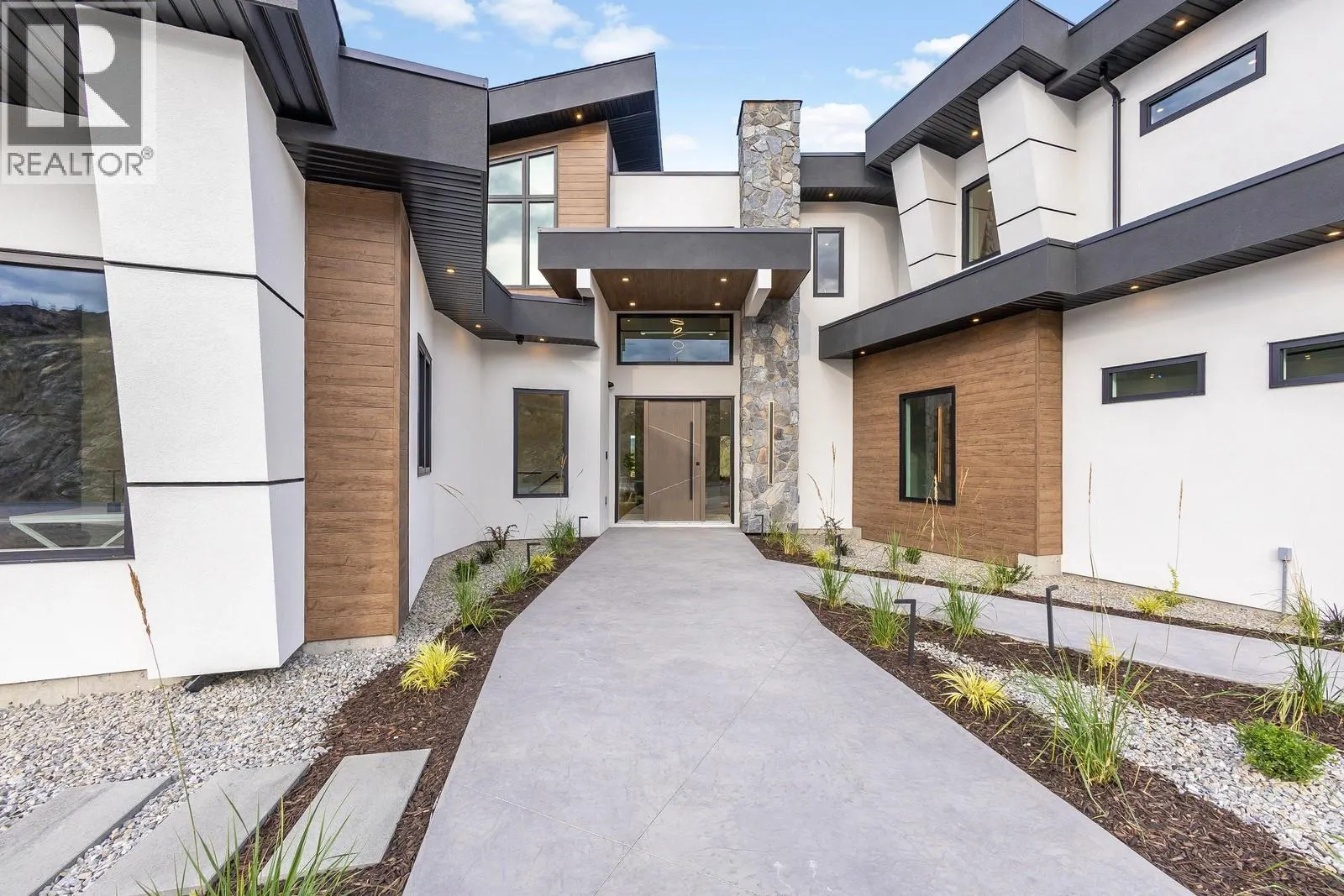 1122 Pearcy Court