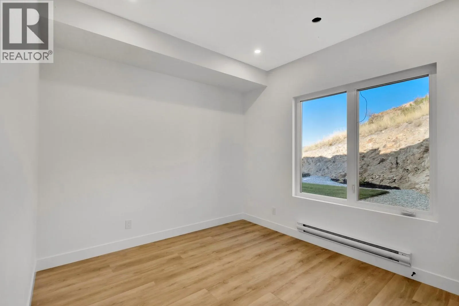 1122 Pearcy Court
