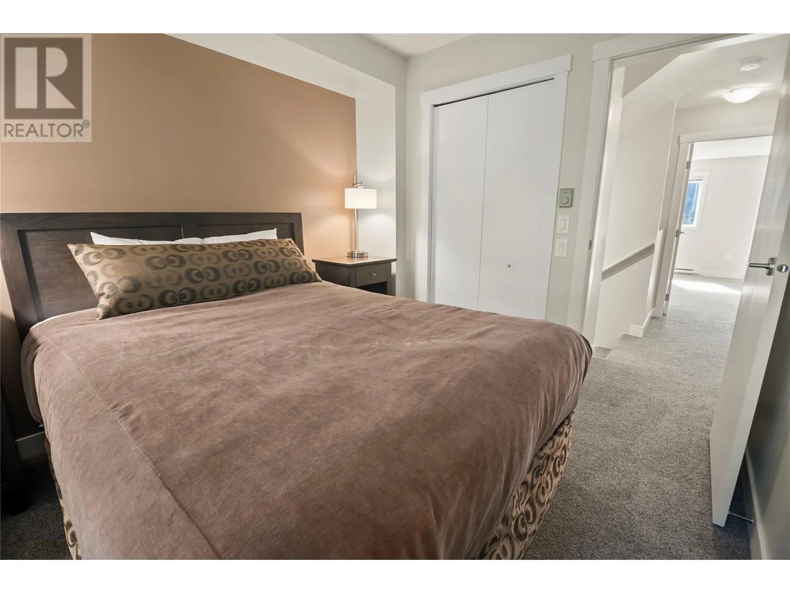 2049 SUMMIT Drive Unit# 311C