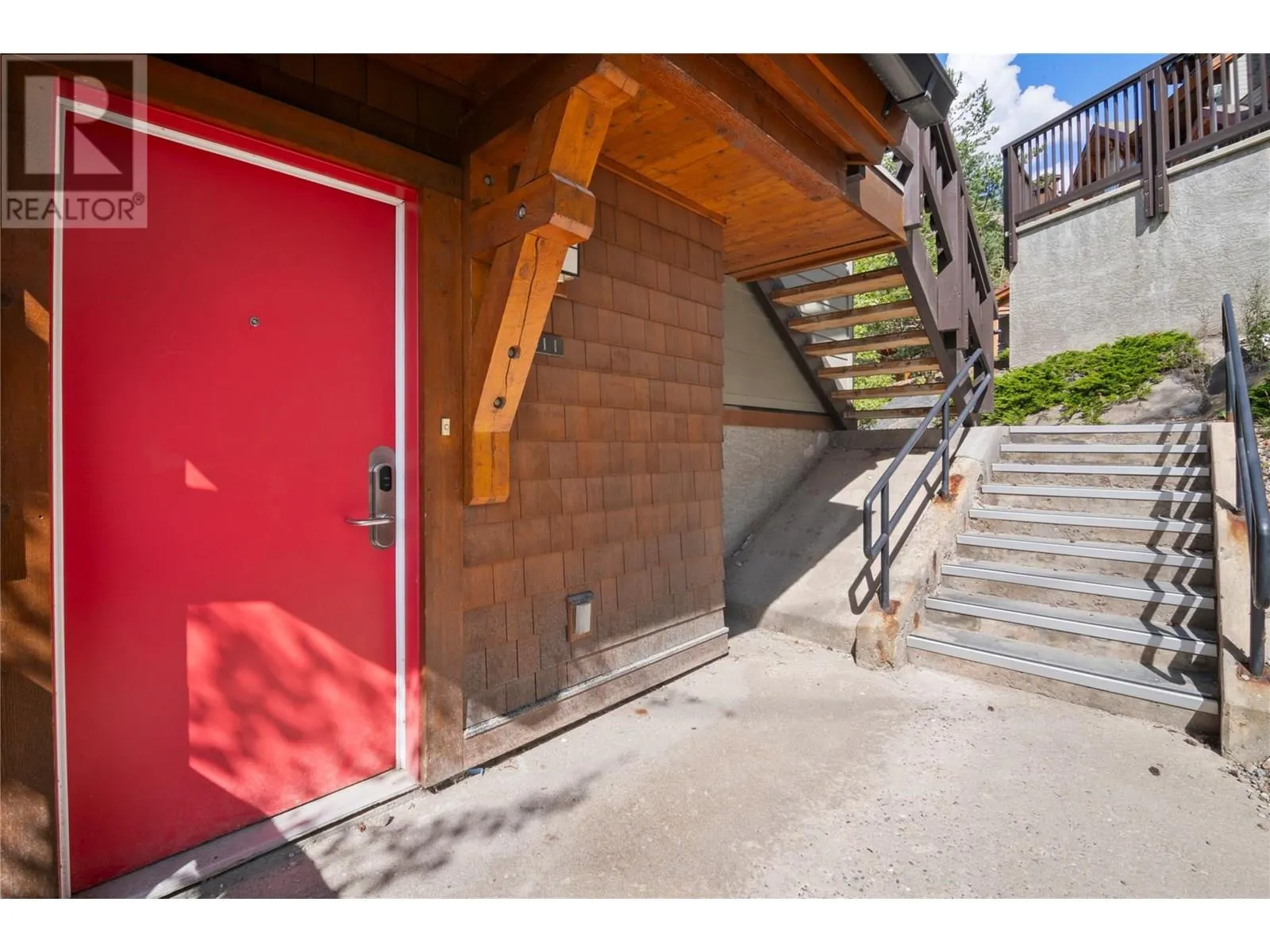2049 SUMMIT Drive Unit# 311C
