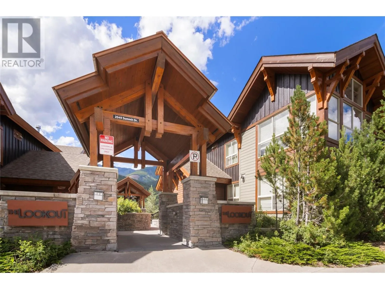2049 SUMMIT Drive Unit# 311C