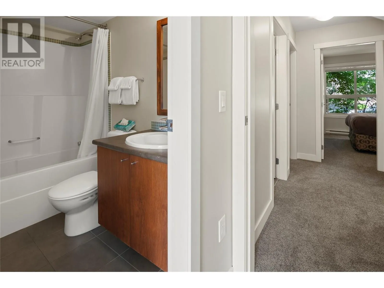 2049 SUMMIT Drive Unit# 311C