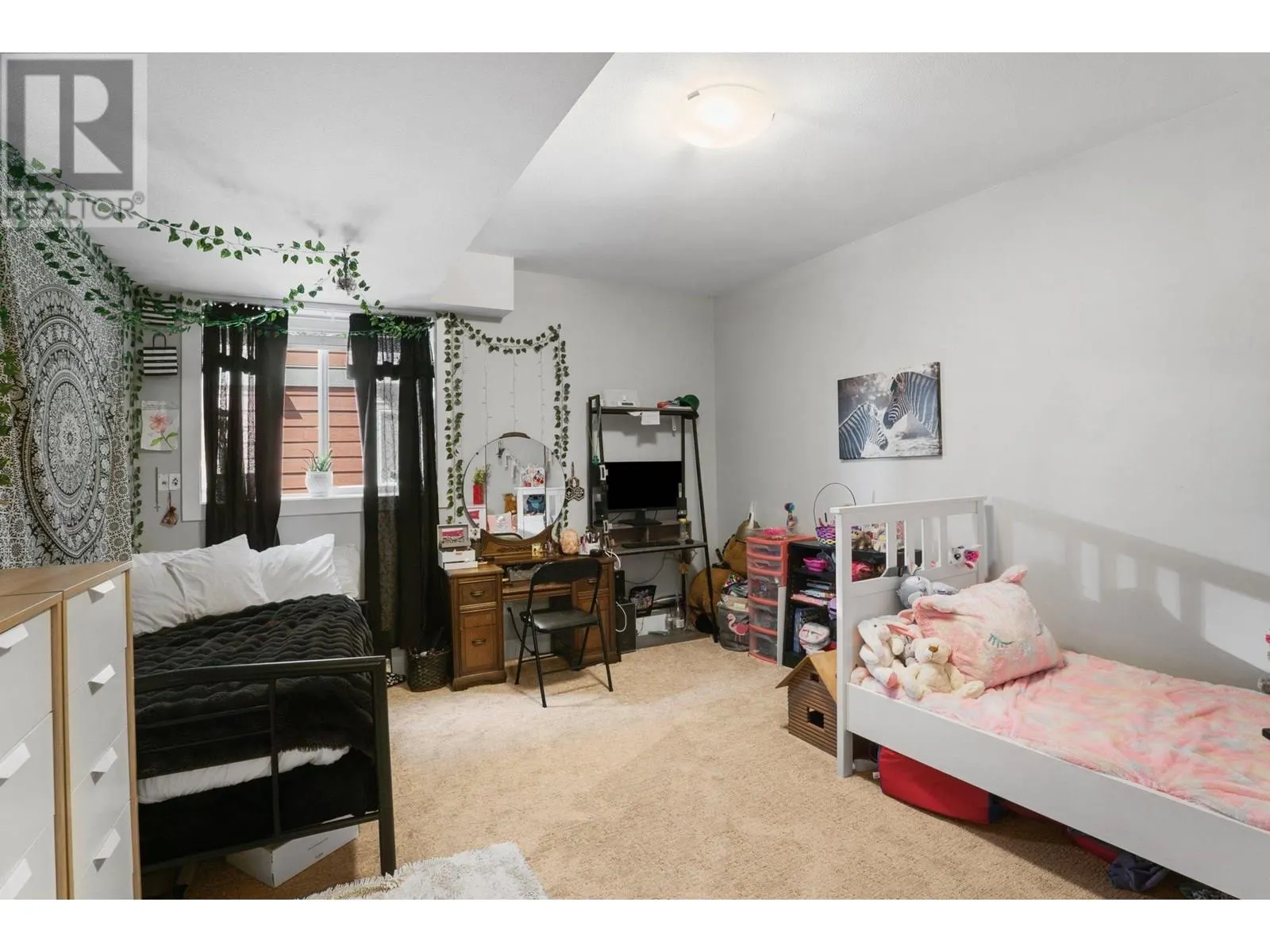 2594 Crown Crest Drive