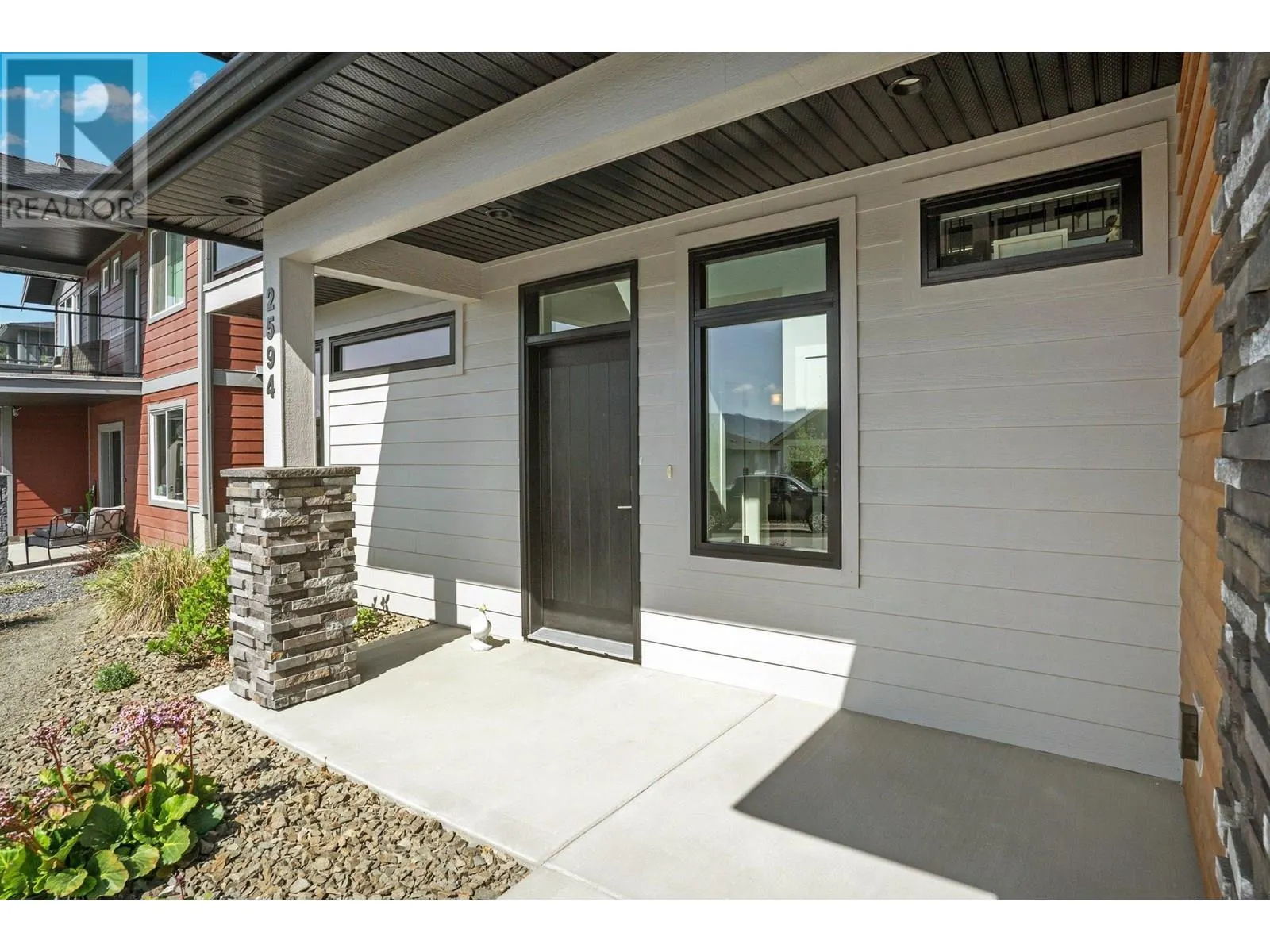 2594 Crown Crest Drive