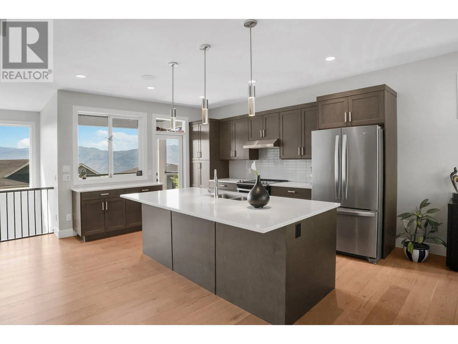 2594 Crown Crest Drive