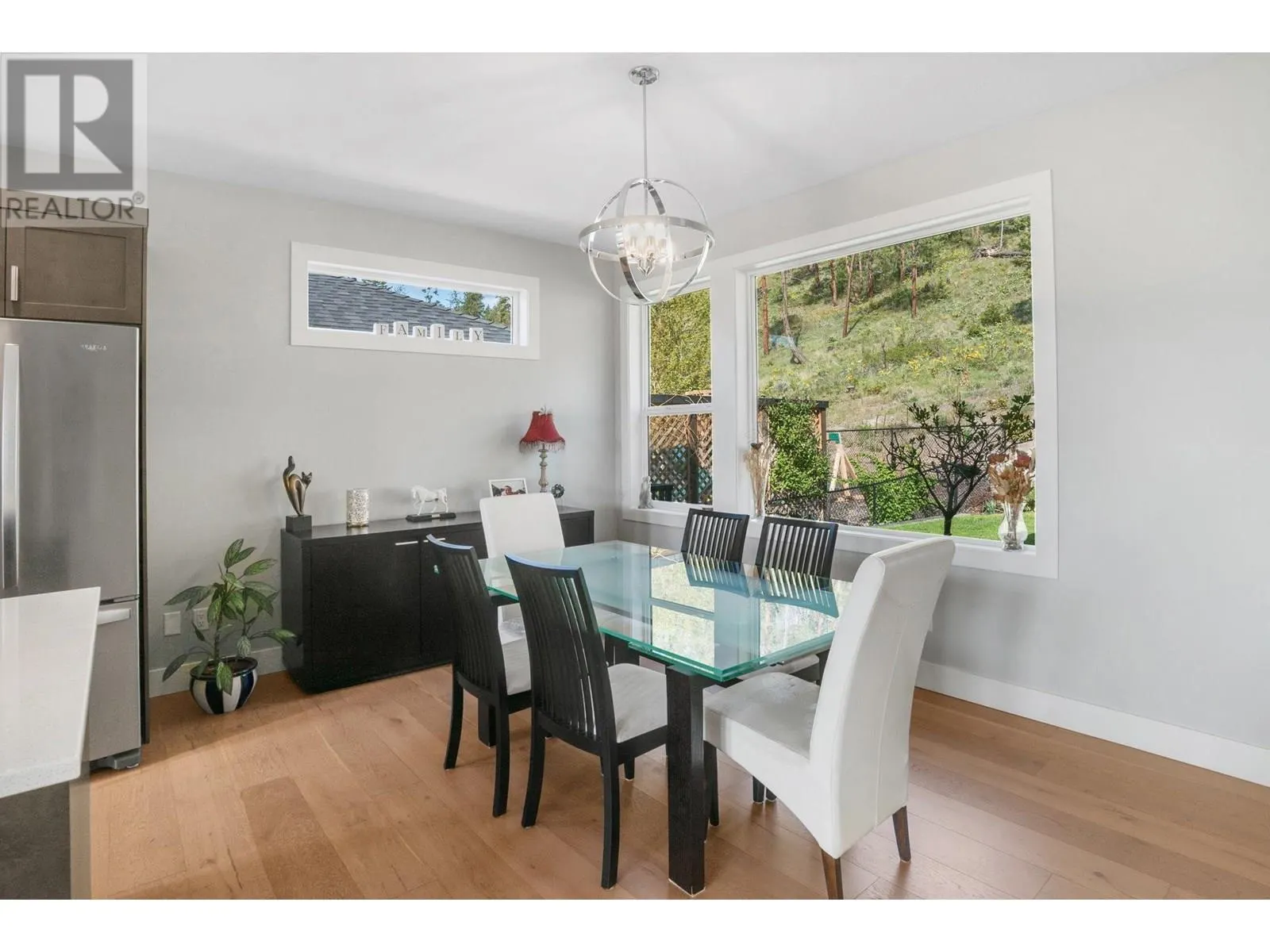 2594 Crown Crest Drive