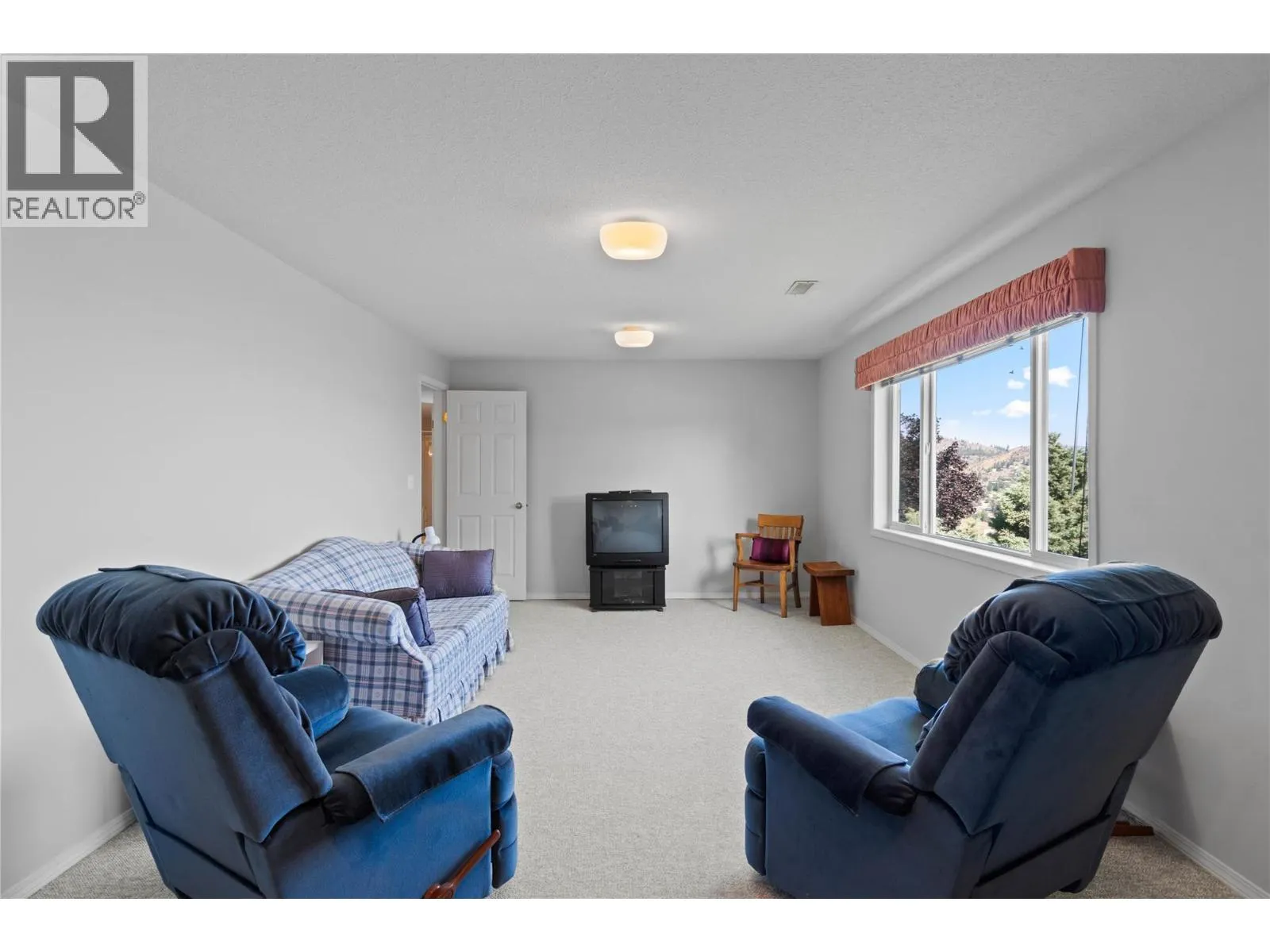 2022 PACIFIC Way Unit# 13