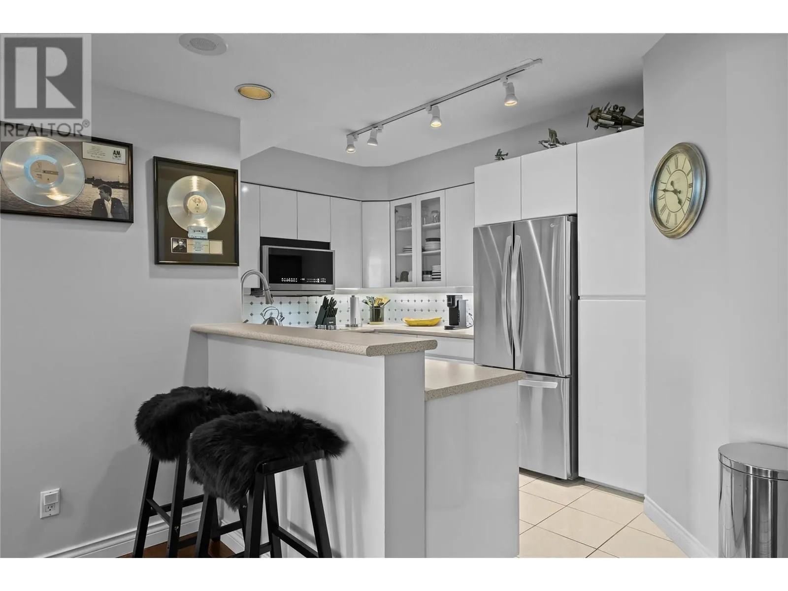 1152 Sunset Drive Unit# 706
