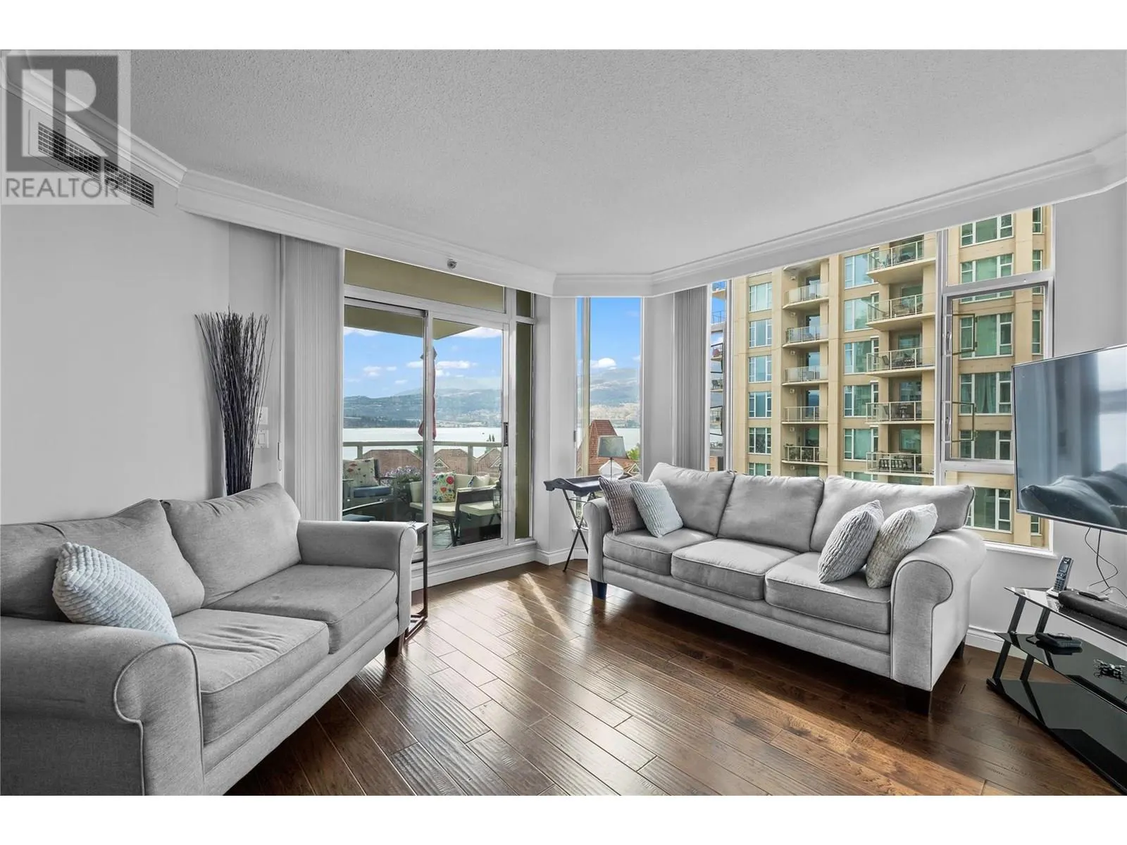 1152 Sunset Drive Unit# 706