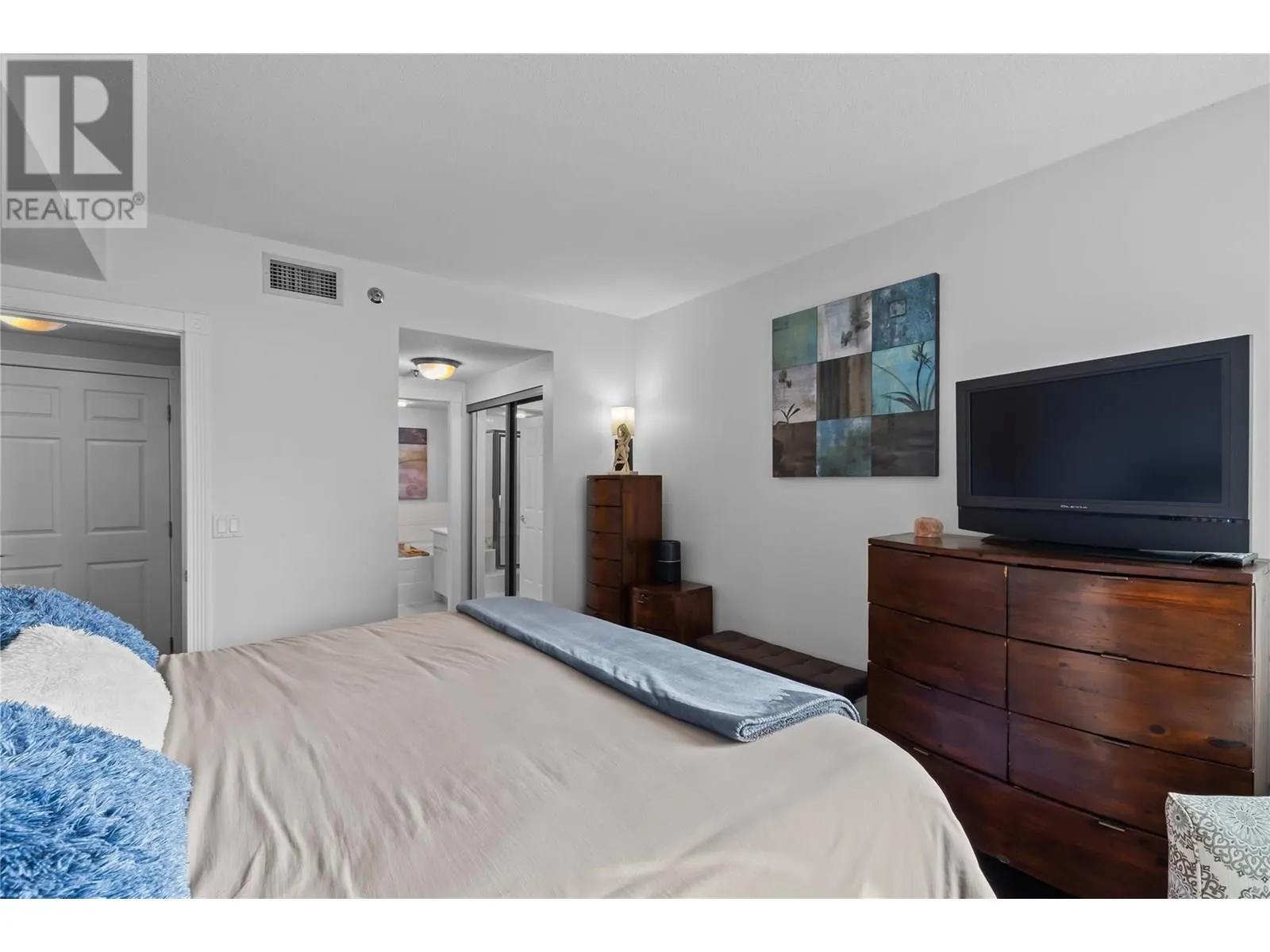1152 Sunset Drive Unit# 706