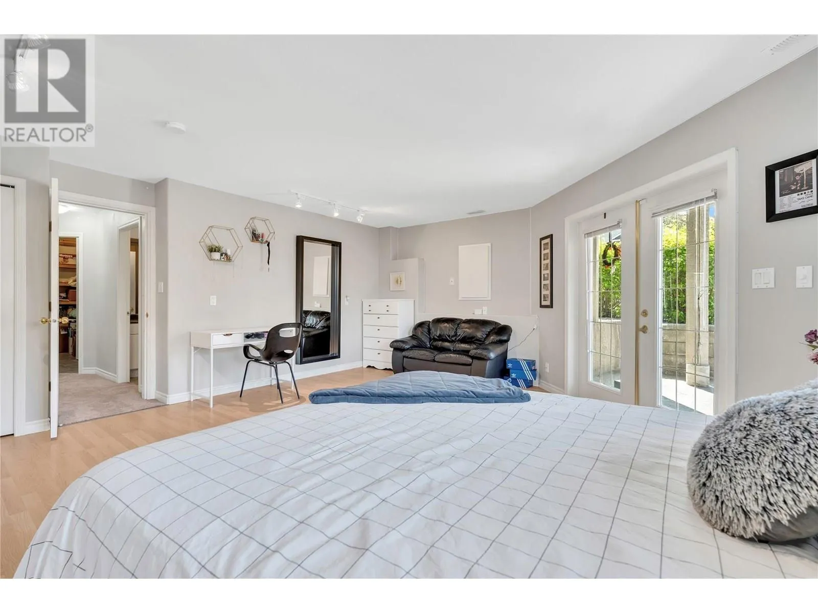 2956 Evergreen Drive