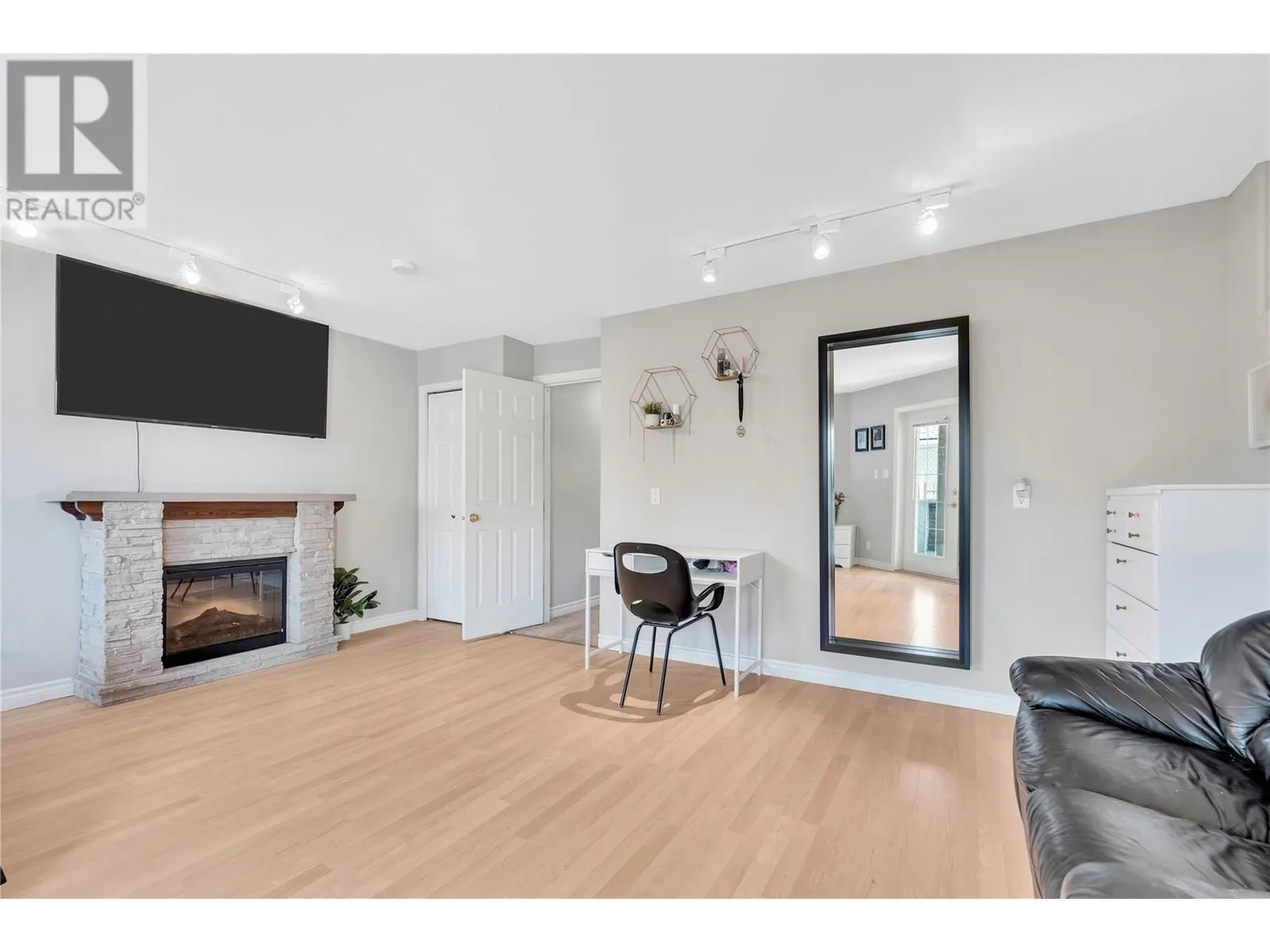 2956 Evergreen Drive