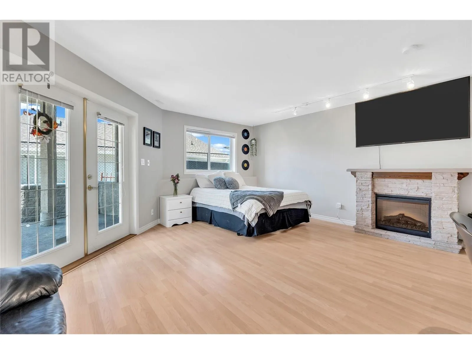 2956 Evergreen Drive