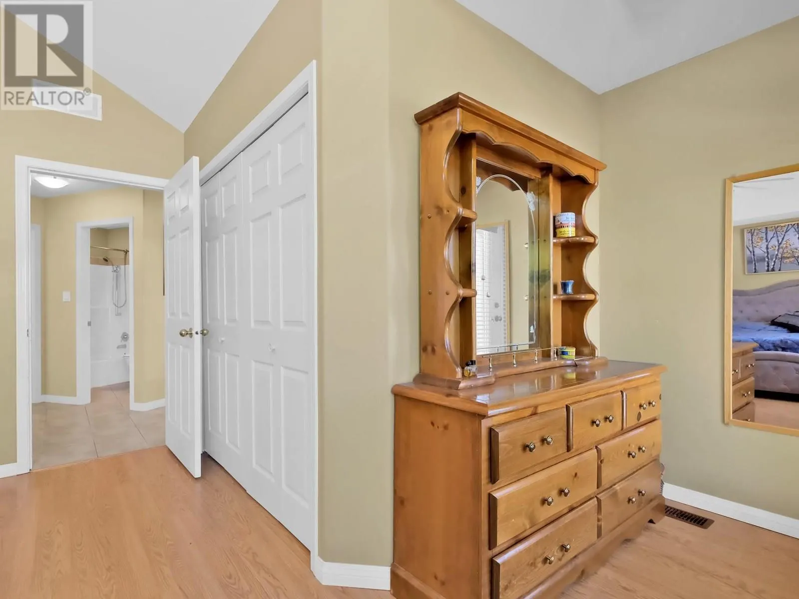 695 Pineview Road Unit# 102