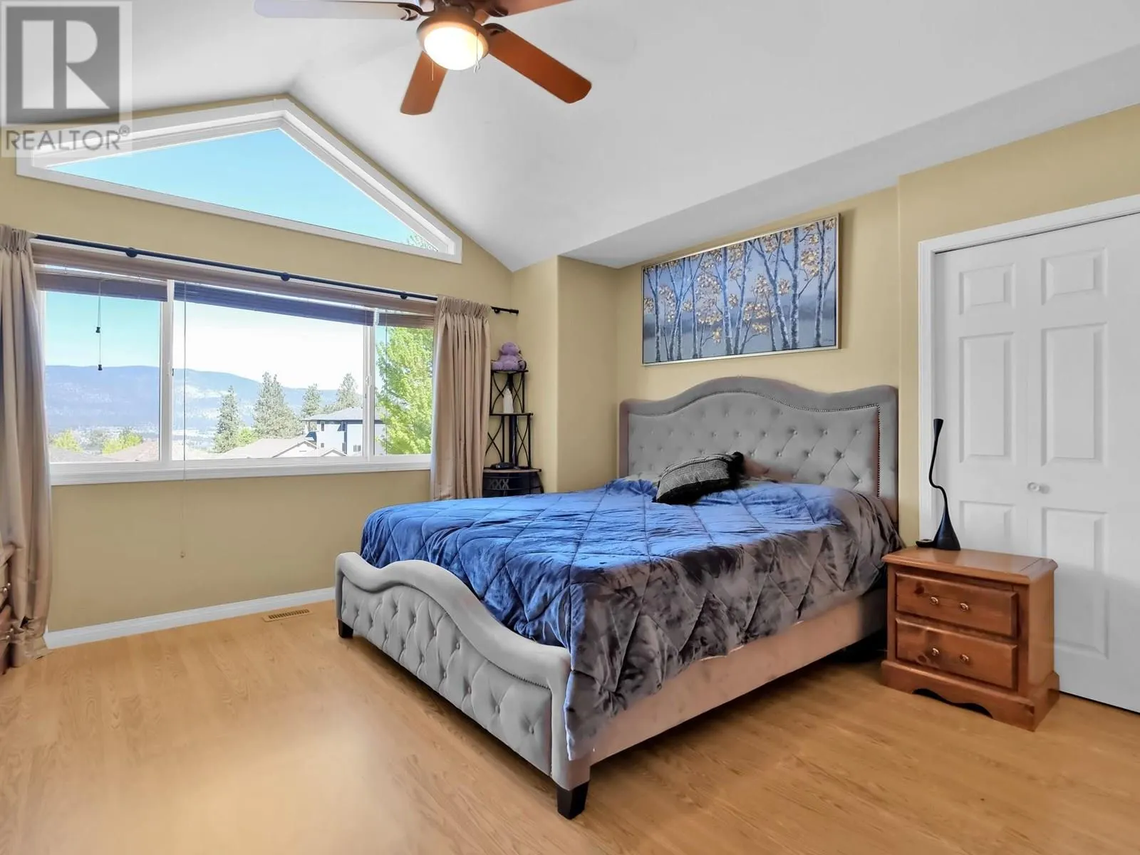695 Pineview Road Unit# 102