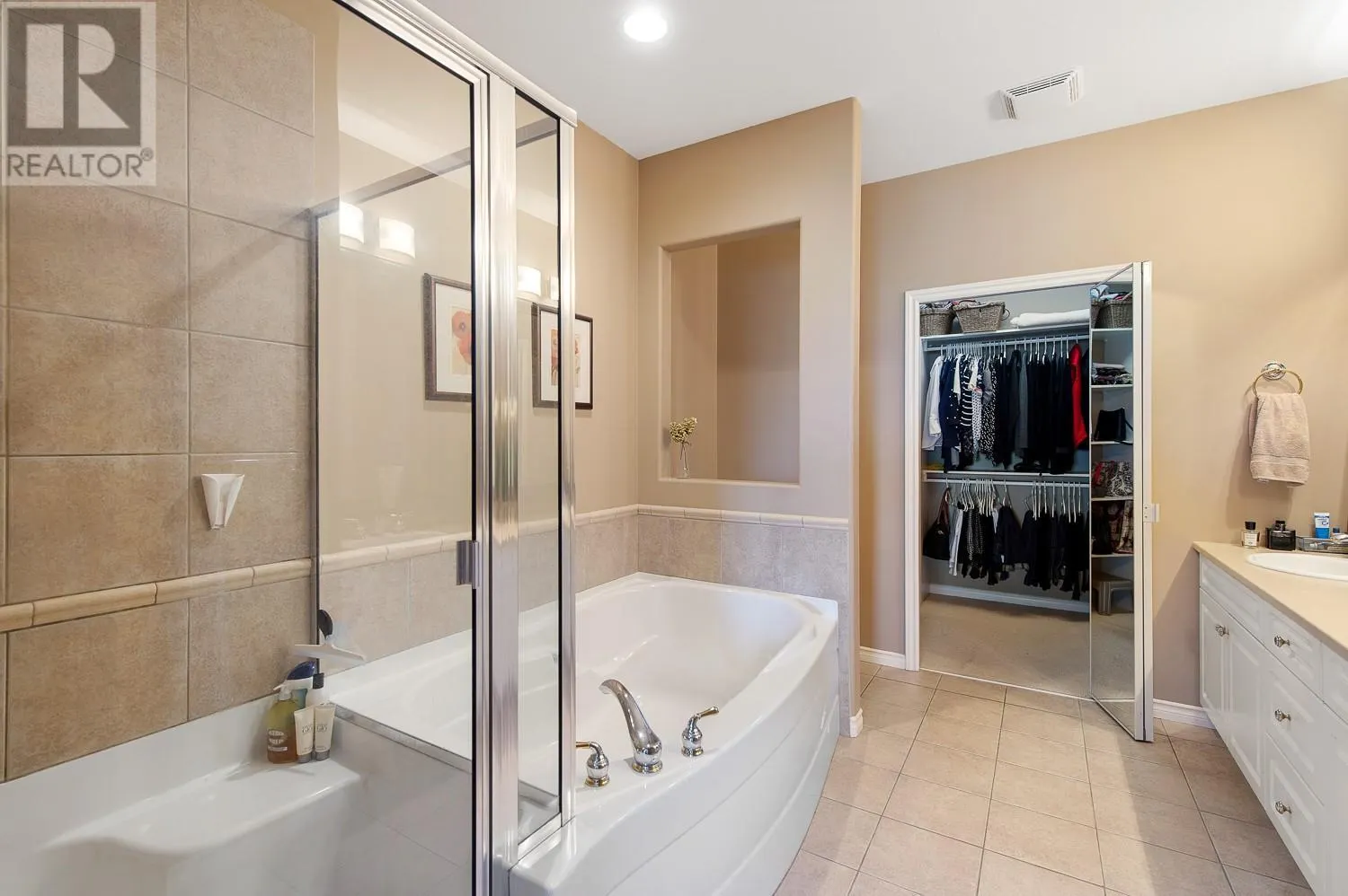 3800 Gallaghers Pinnacle Way Unit# 19