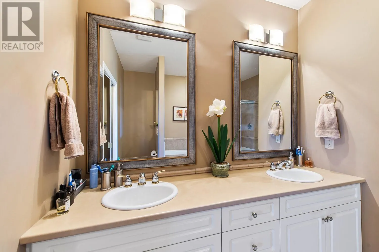 3800 Gallaghers Pinnacle Way Unit# 19