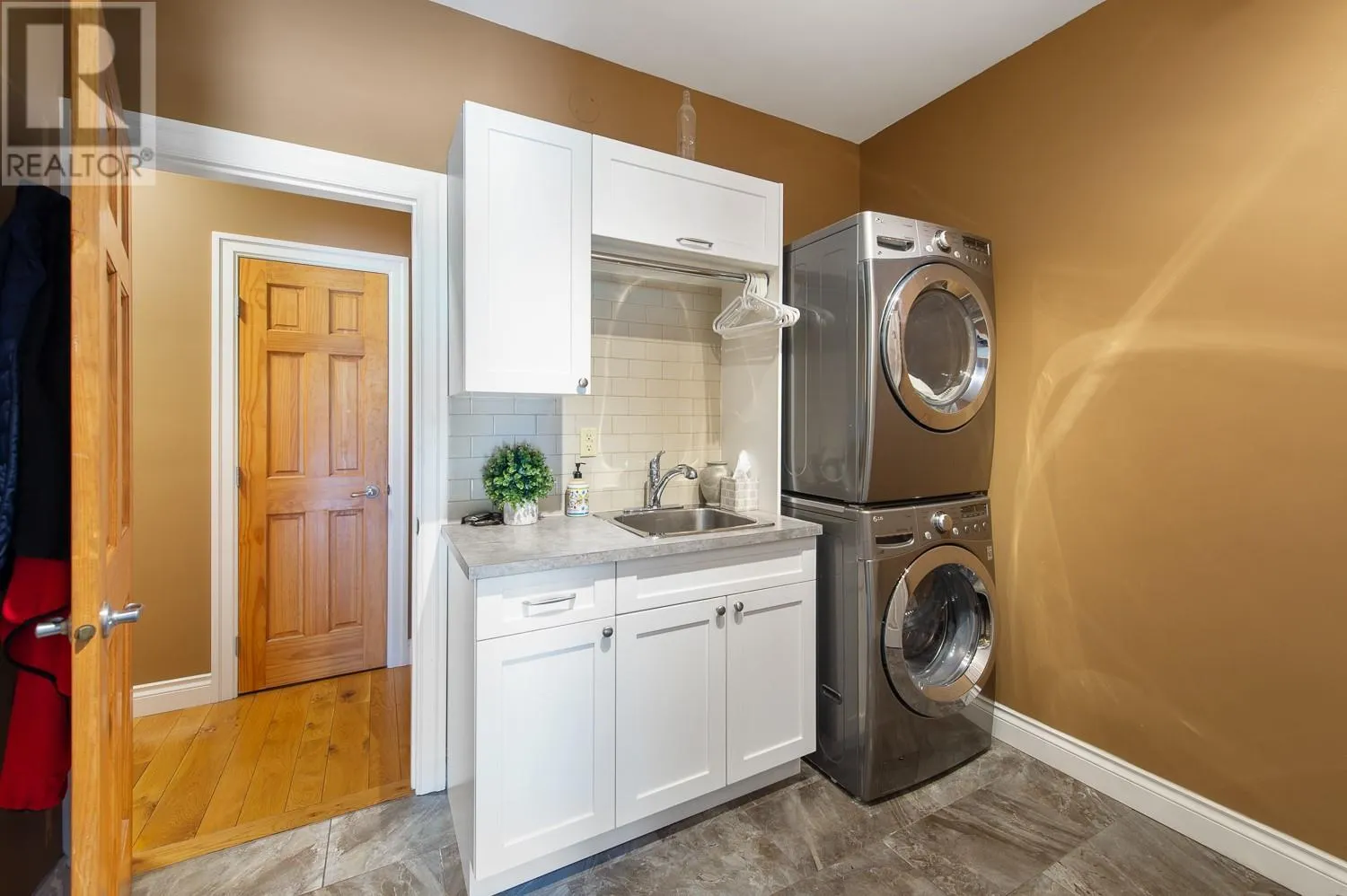 3800 Gallaghers Pinnacle Way Unit# 19