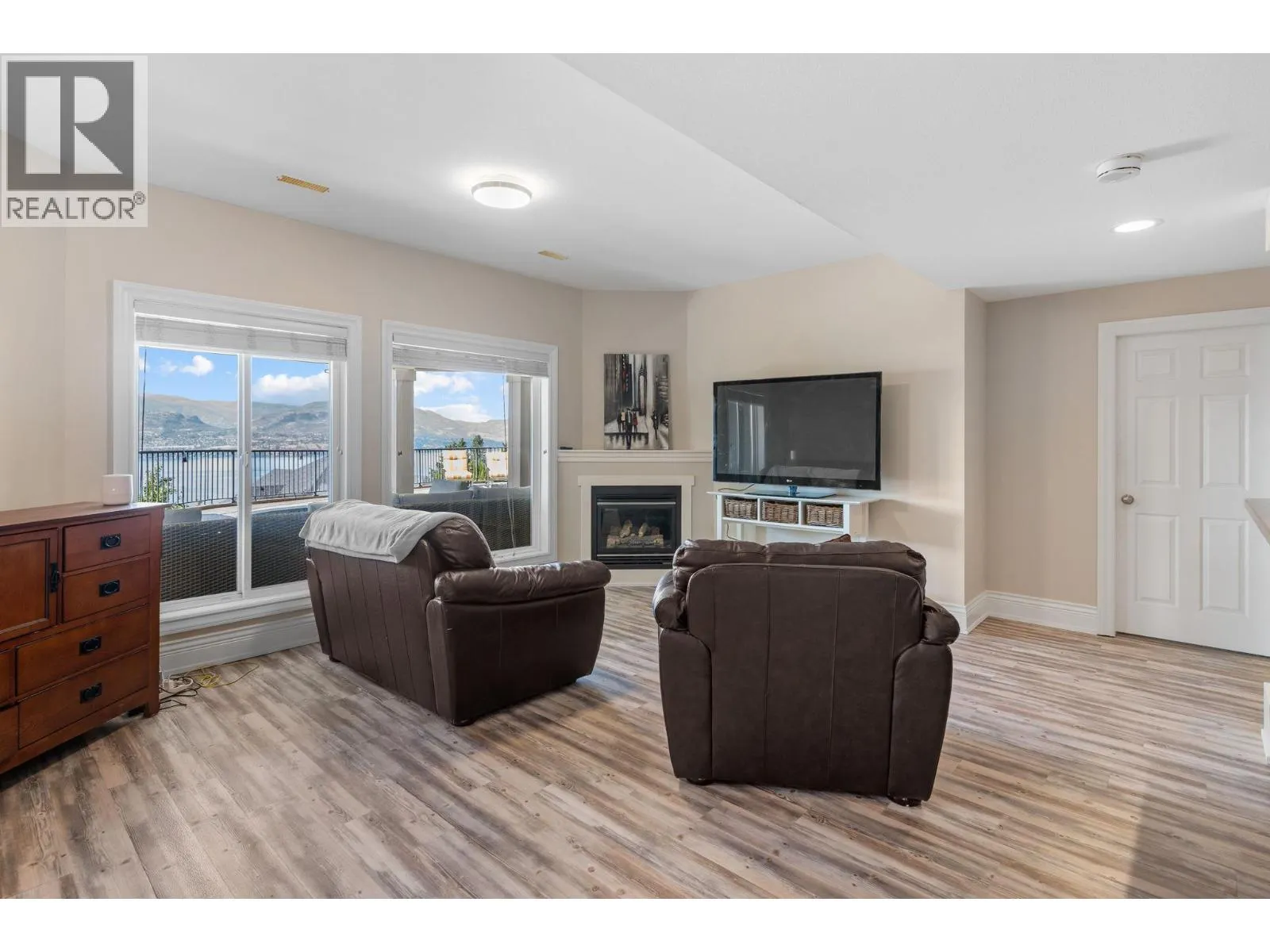 374 Quilchena Drive