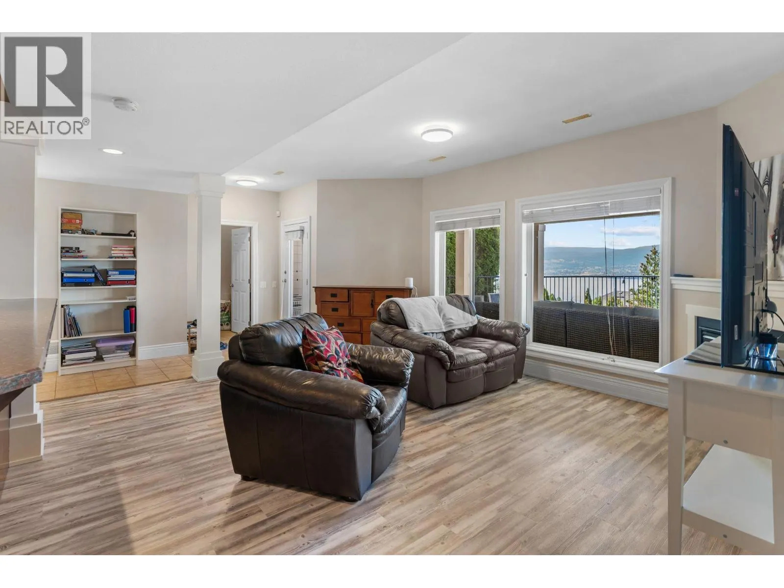 374 Quilchena Drive