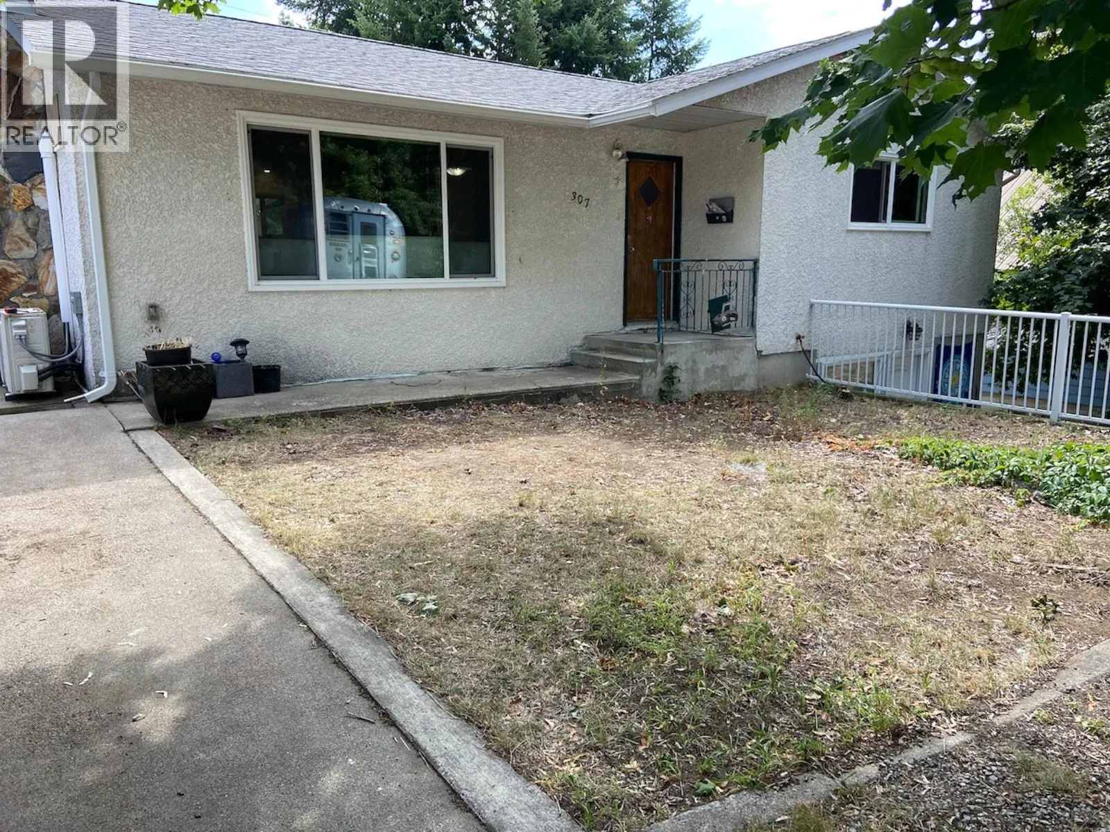 307 9th Avenue