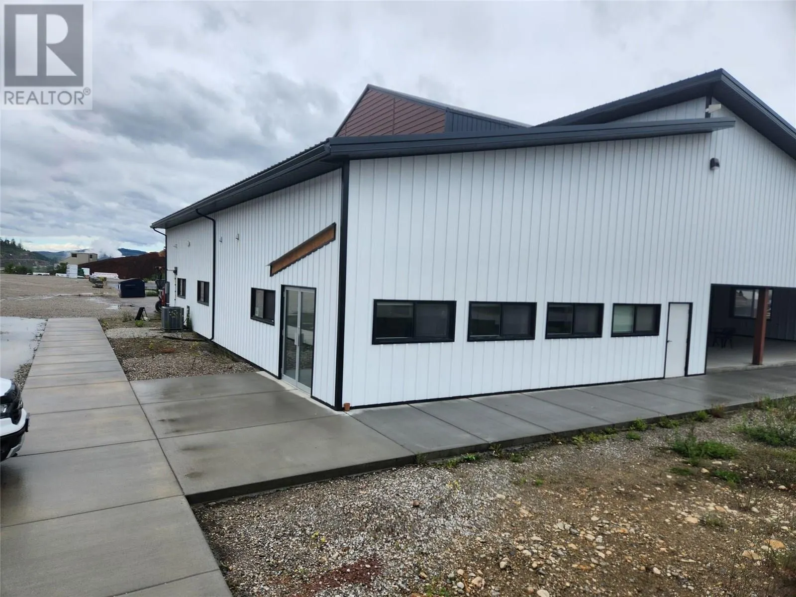 903 Raffan Road