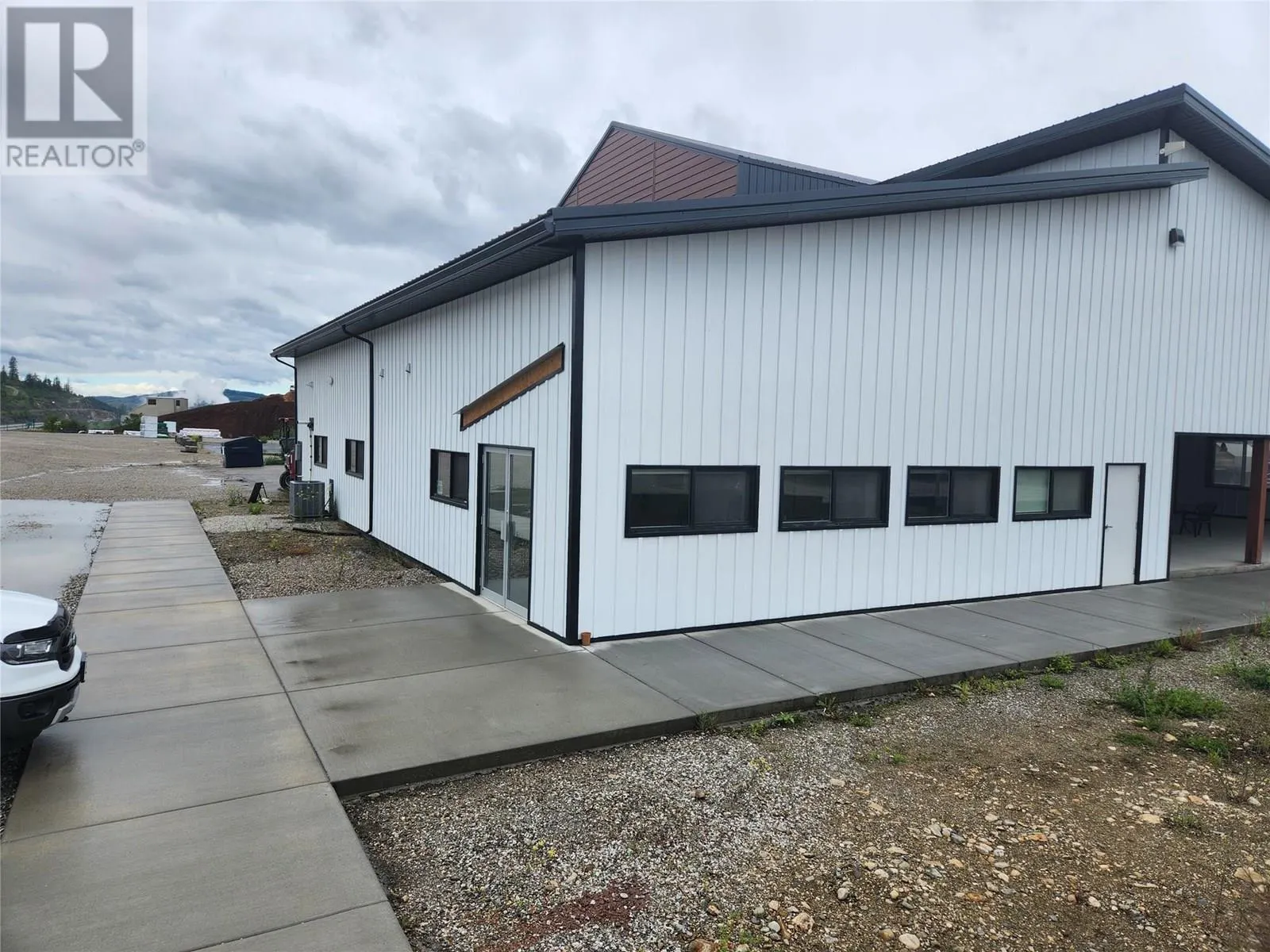 903 Raffan Road