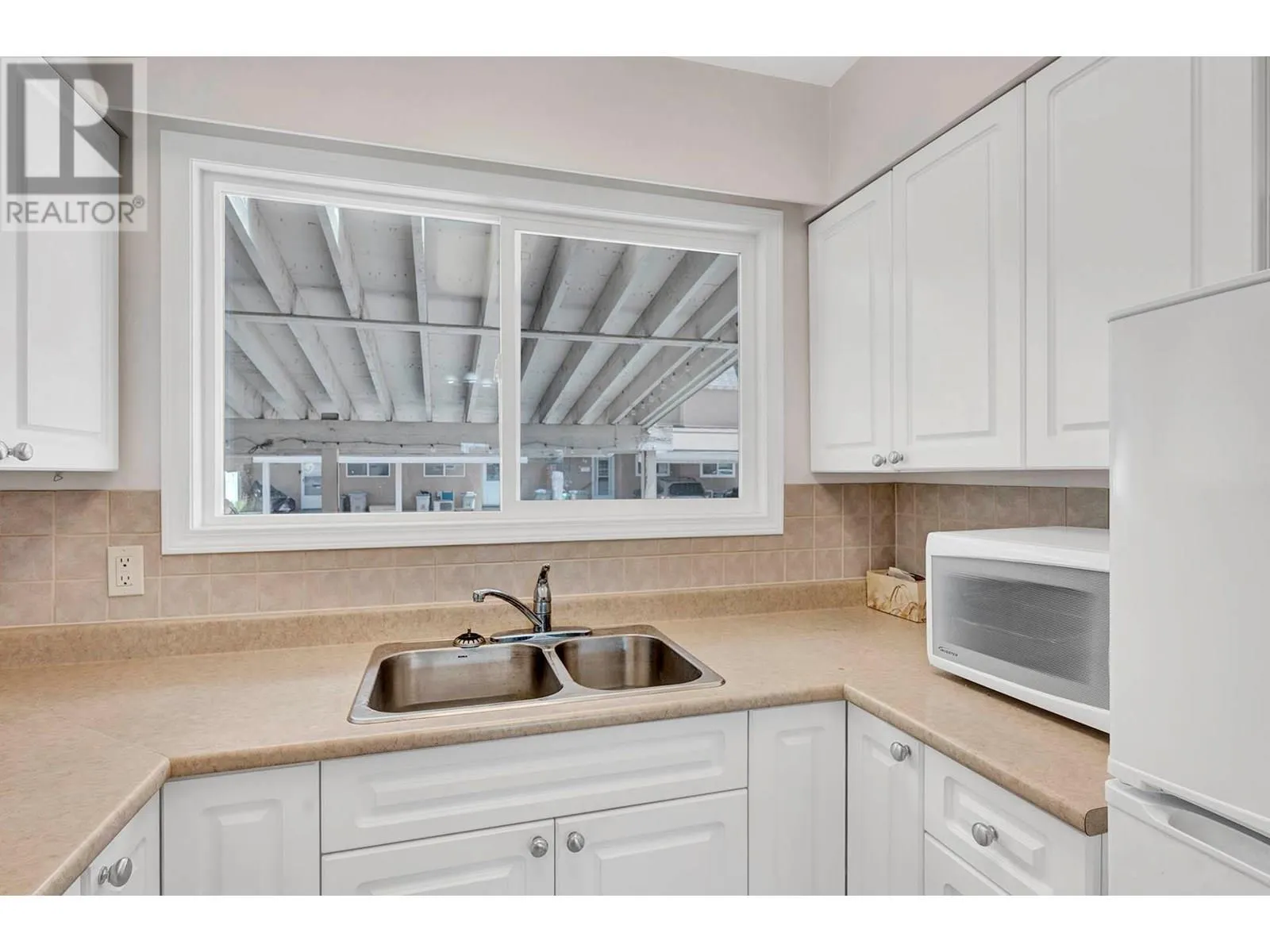 1980 GLENWOOD Drive Unit# 11