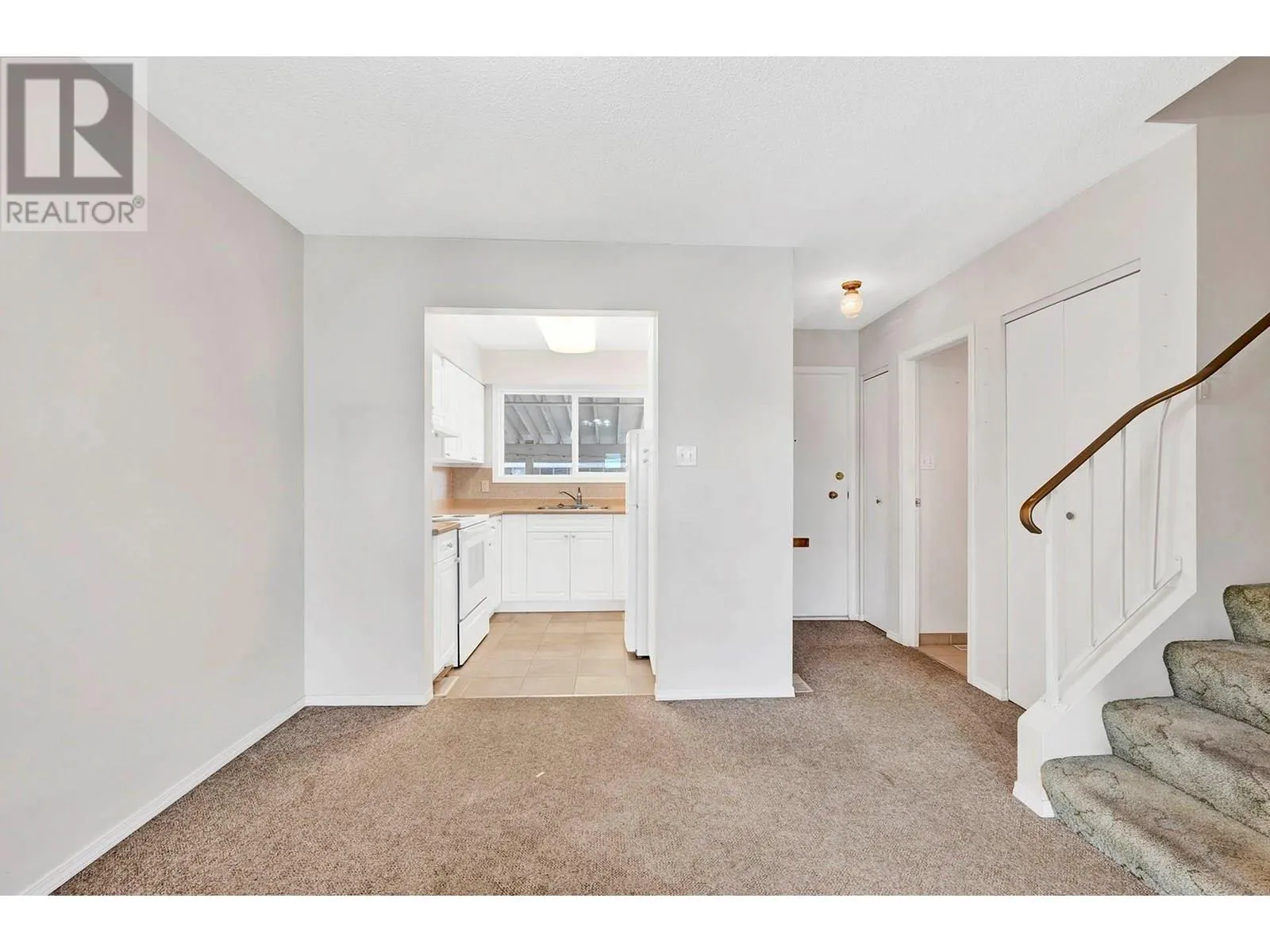 1980 GLENWOOD Drive Unit# 11