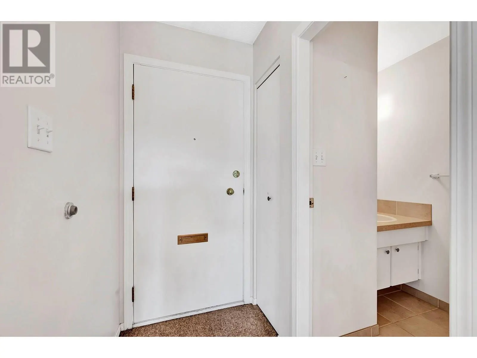 1980 GLENWOOD Drive Unit# 11