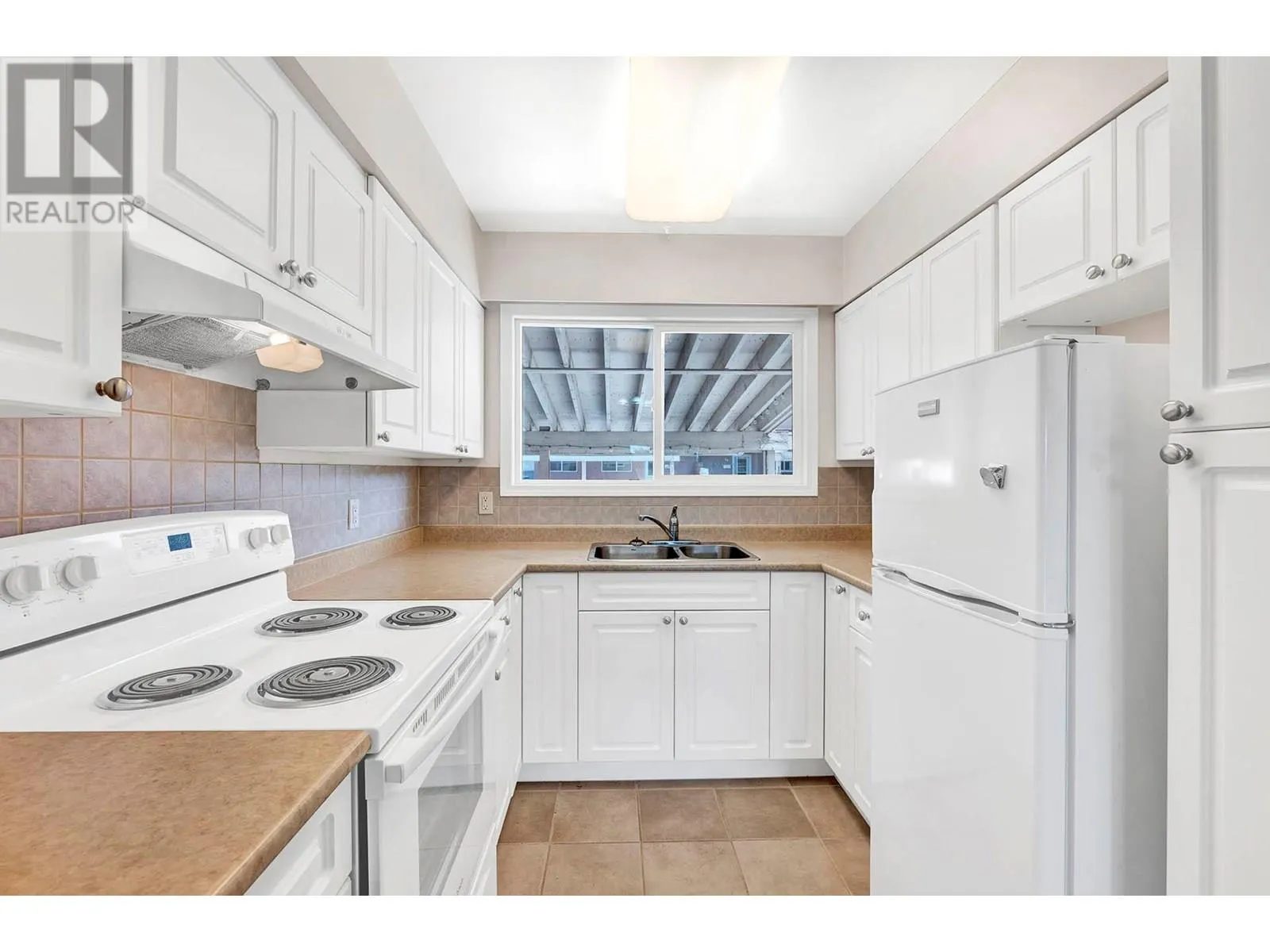 1980 GLENWOOD Drive Unit# 11