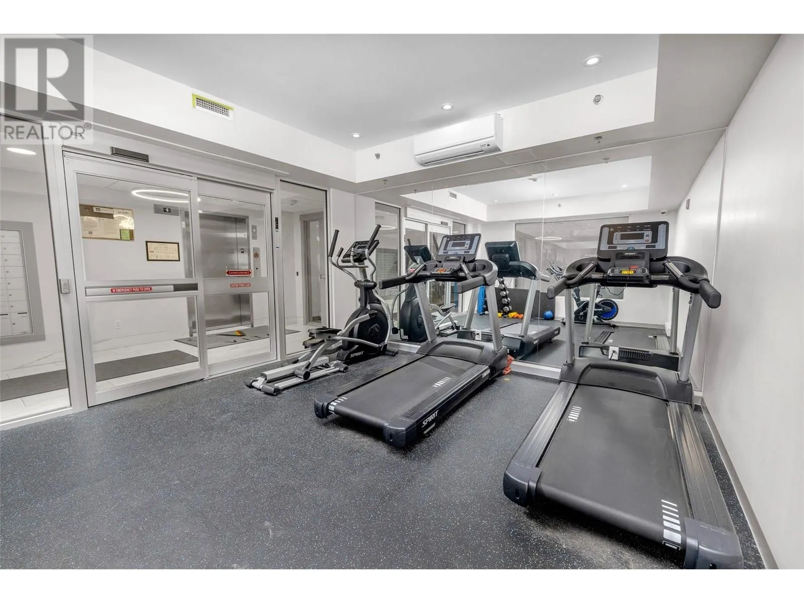 2555 Lakeshore Road Unit# 211