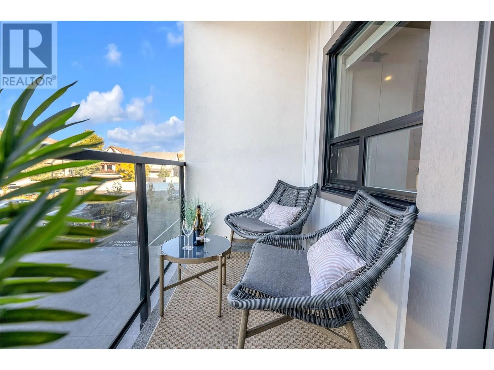 2555 Lakeshore Road Unit# 211