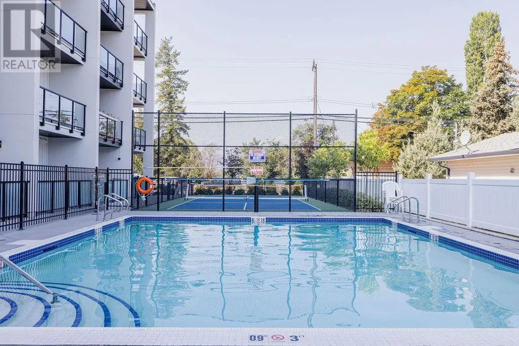 2555 Lakeshore Road Unit# 211