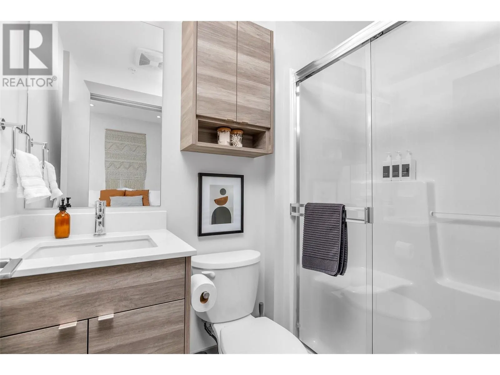 2555 Lakeshore Road Unit# 211