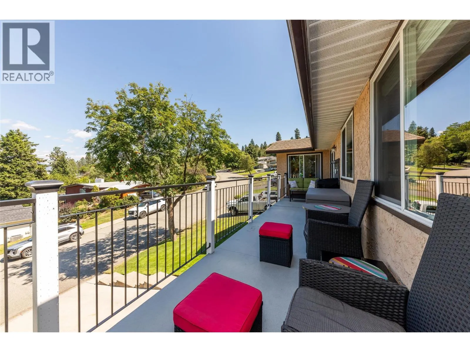 195 MONMOUTH Drive